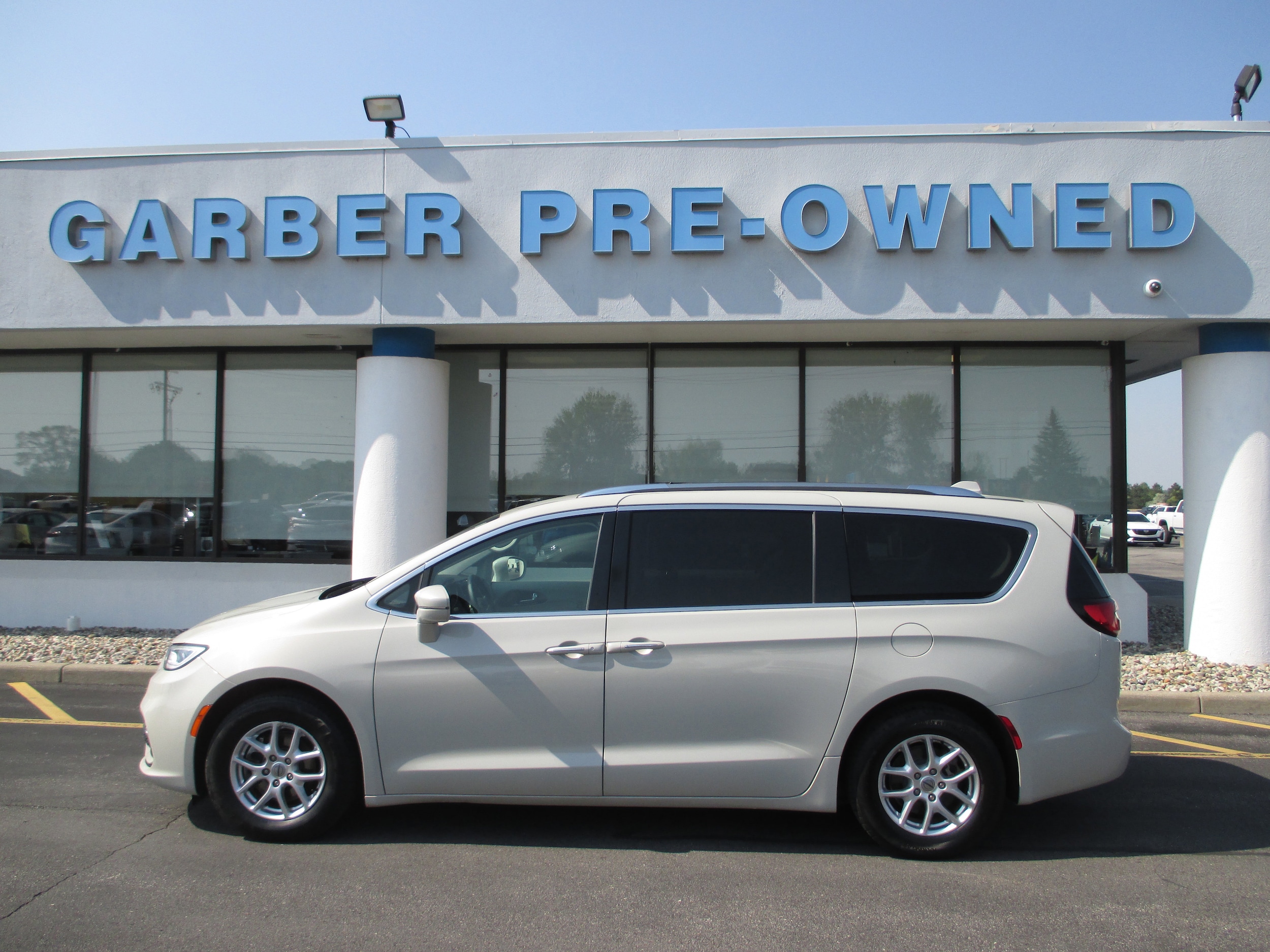 Used 2021 Chrysler Pacifica Touring L with VIN 2C4RC1BG9MR574994 for sale in Saginaw, MI