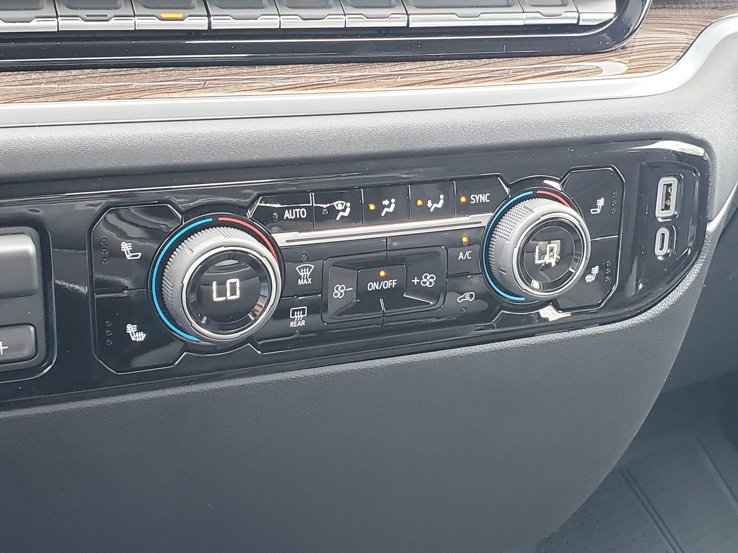 2026 Chevrolet Silverado 1500 RST - Photo 19