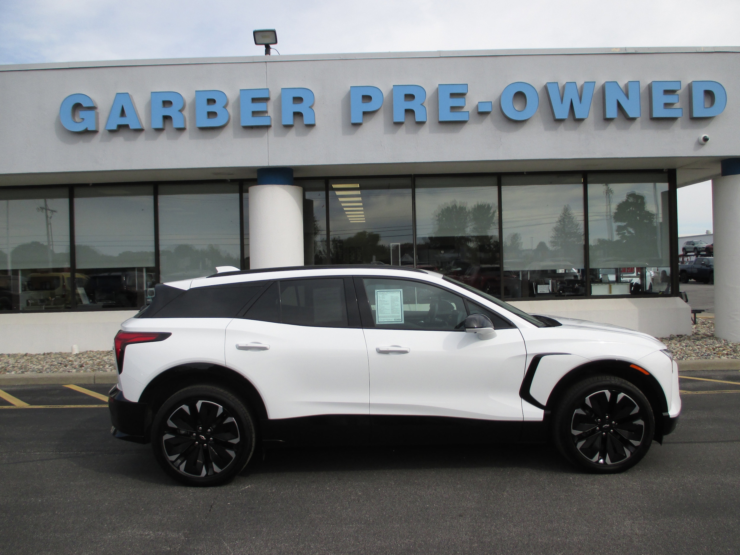 Used 2024 Chevrolet Blazer EV RS with VIN 3GNKDCRJ9RS257035 for sale in Saginaw, MI