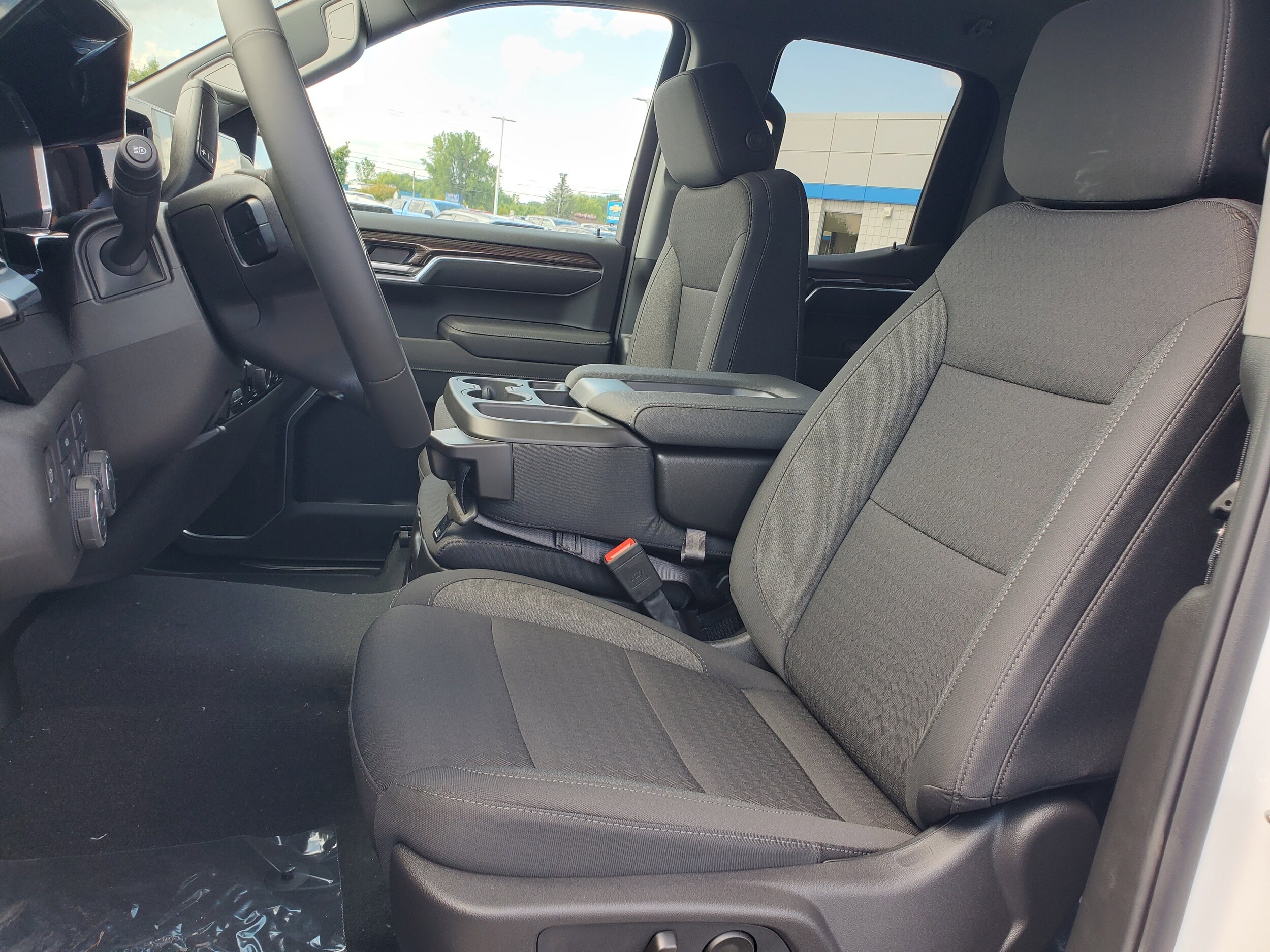 2026 Chevrolet Silverado 1500 LT photo 4