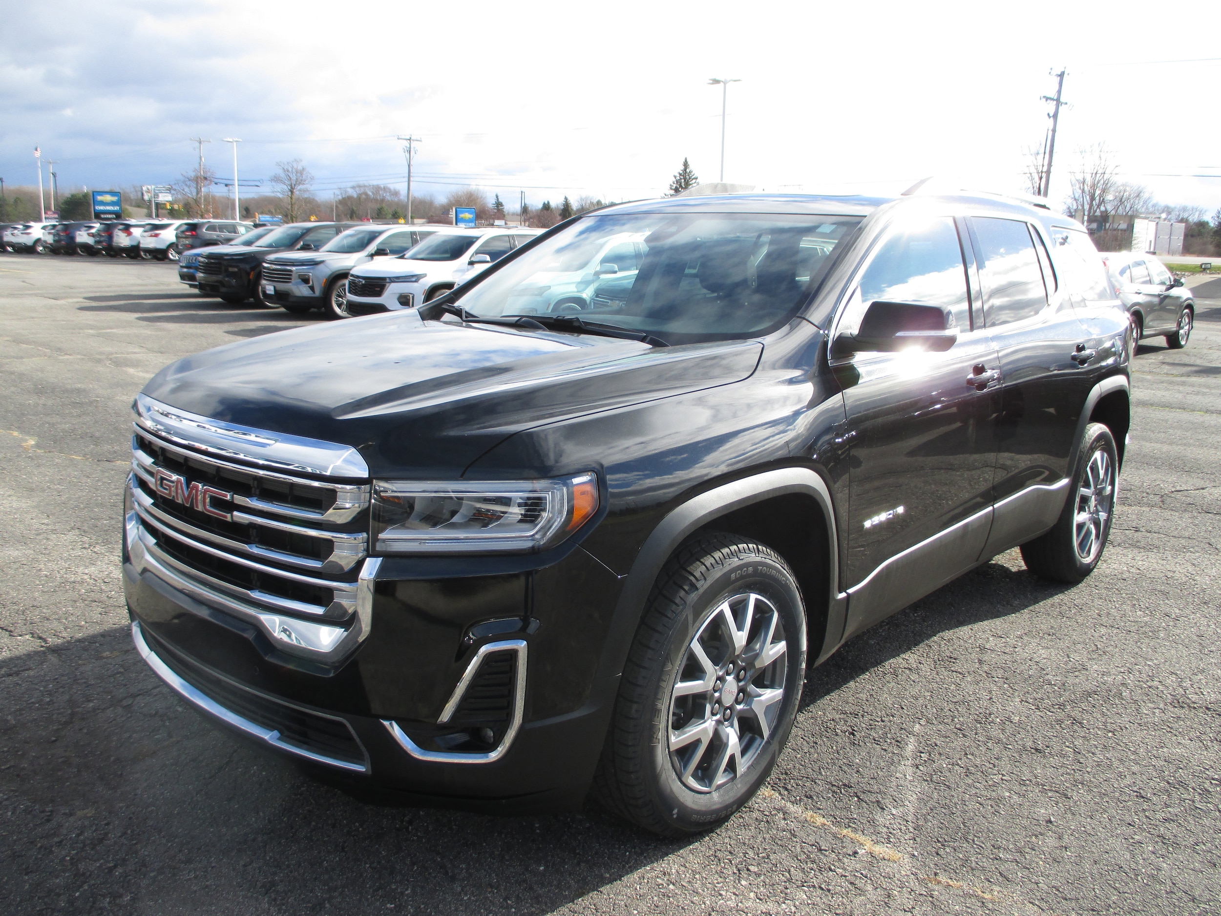 2023 GMC Acadia SLT's photo