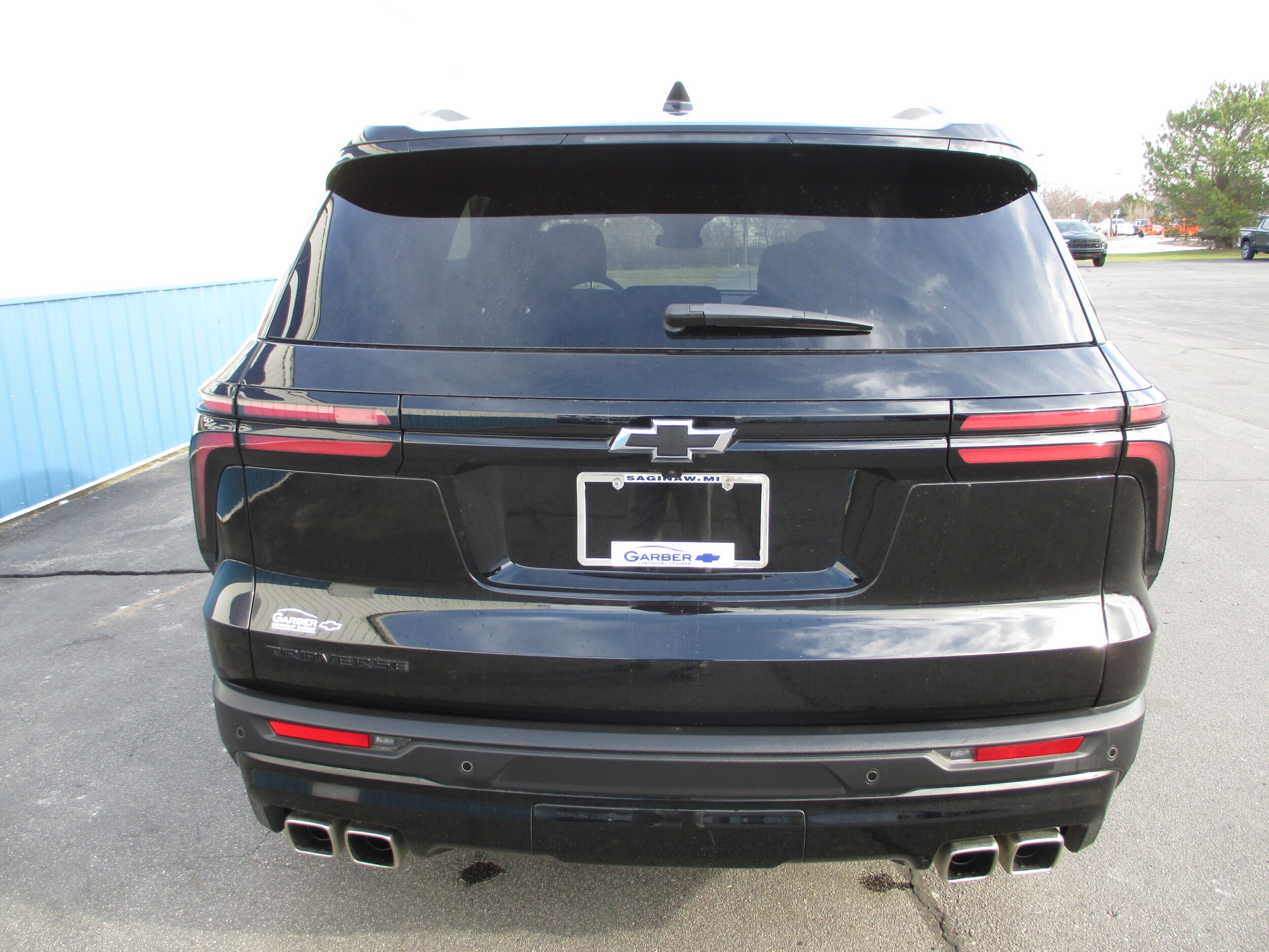 2025 Chevrolet Traverse photo 3