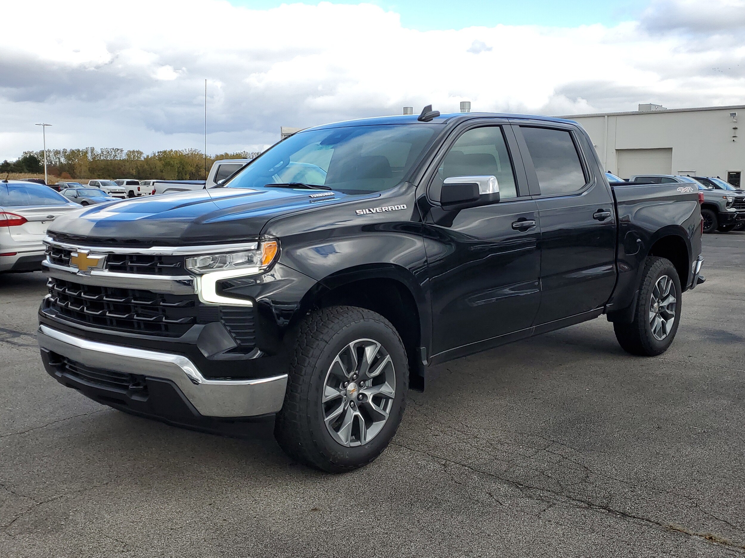 2026 Chevrolet Silverado 1500 LT photo 2