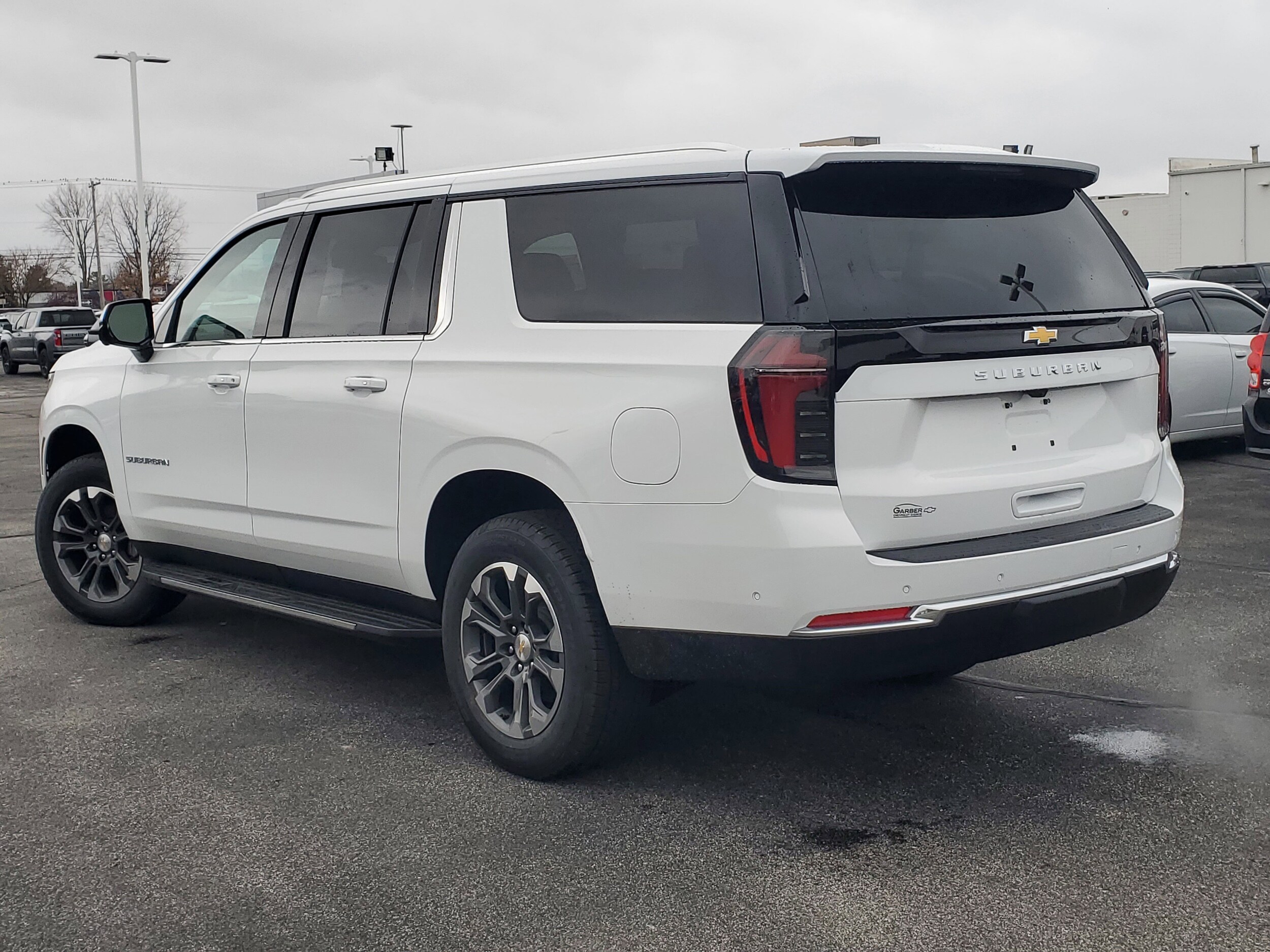 2026 Chevrolet Suburban LS photo 3