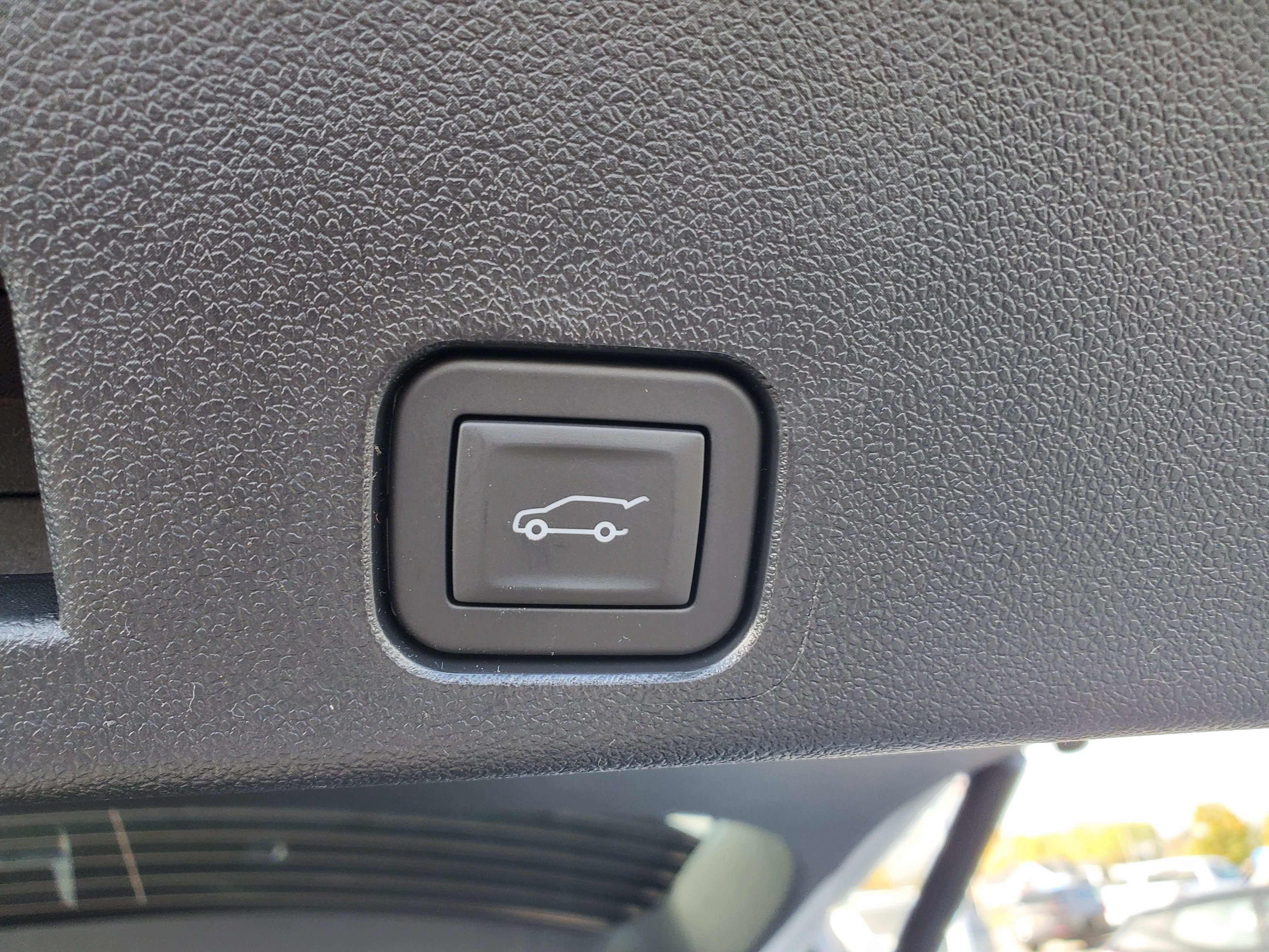2027 Chevrolet Traverse High Country - Photo 33