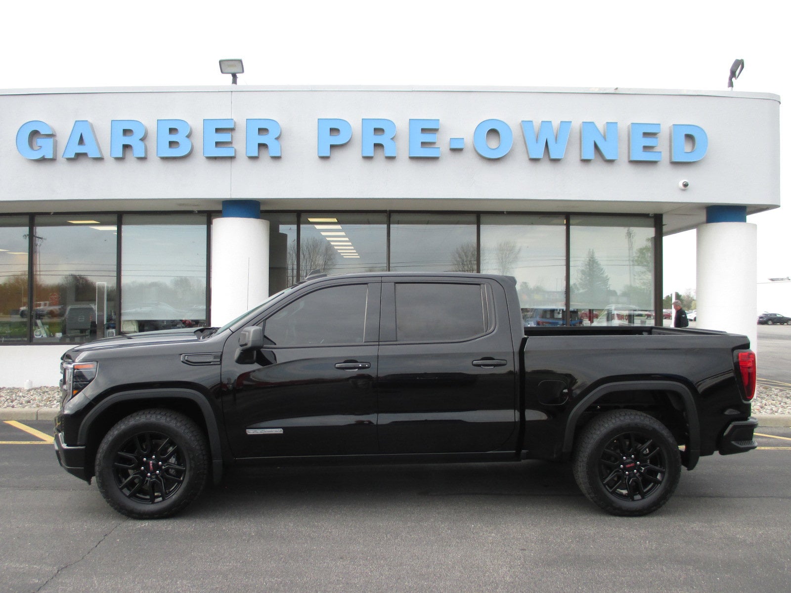 Used 2023 GMC Sierra 1500 Elevation with VIN 1GTPUJEK8PZ155209 for sale in Saginaw, MI