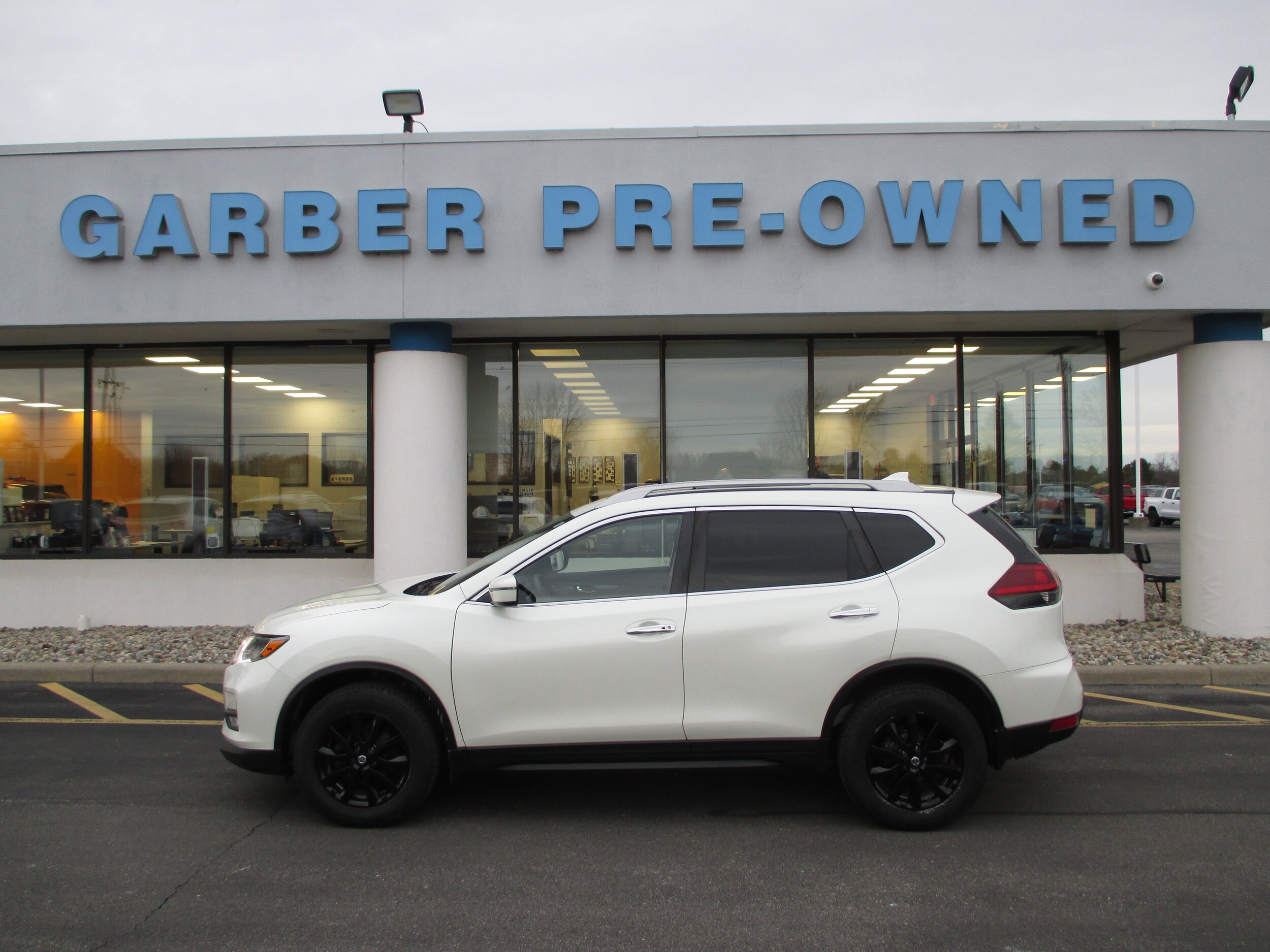 2020 Nissan Rogue S photo 2