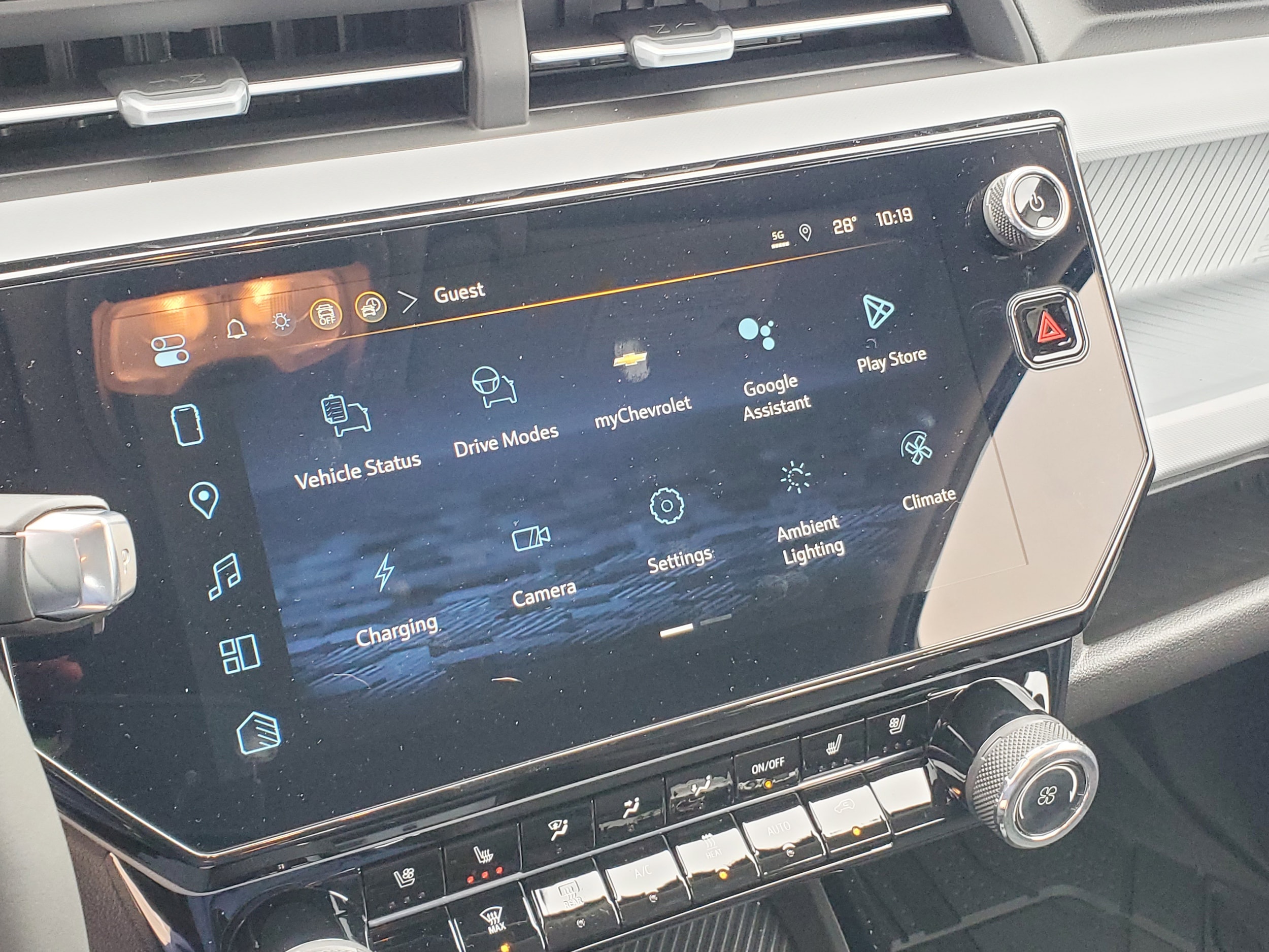 2027 Chevrolet Bolt RS - Photo 16