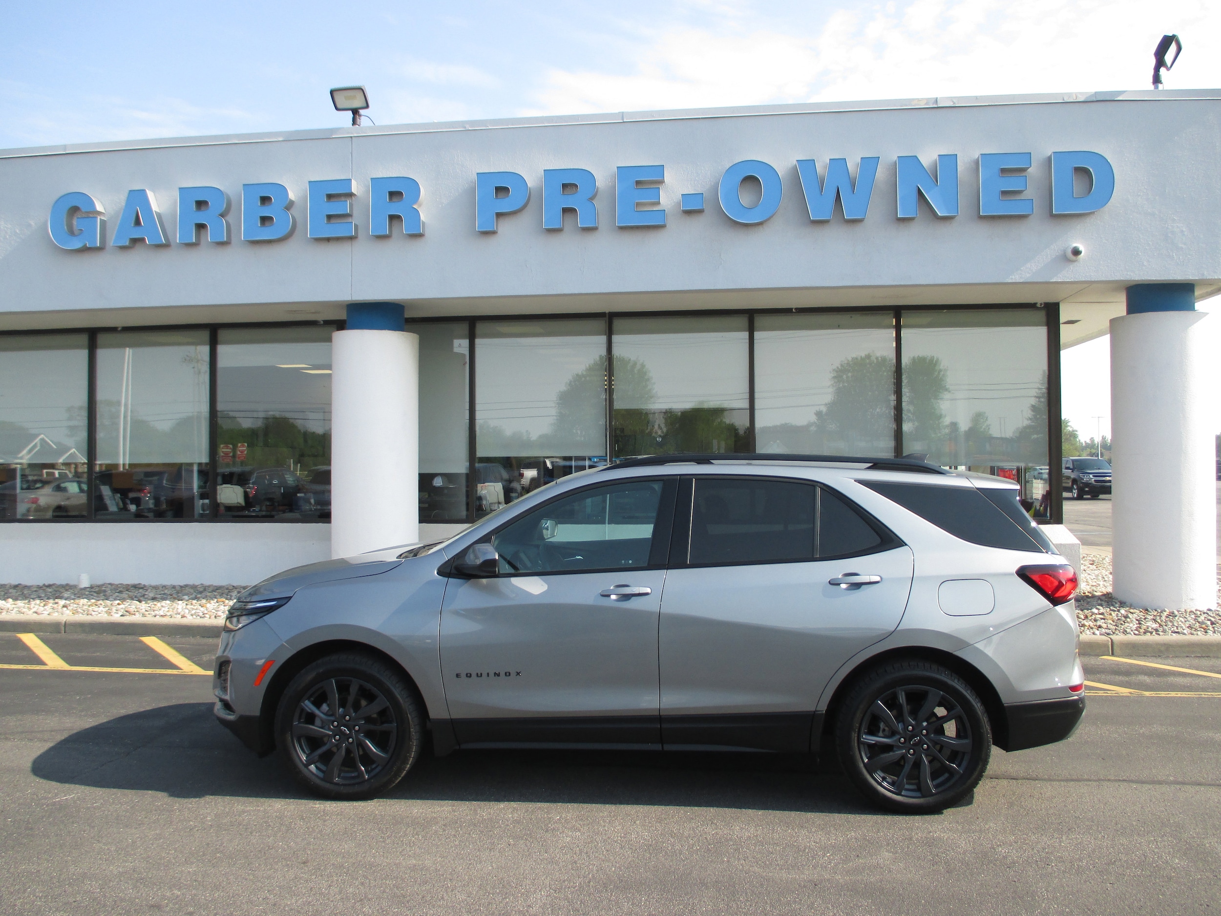 Used 2024 Chevrolet Equinox RS with VIN 3GNAXWEG0RS110570 for sale in Saginaw, MI