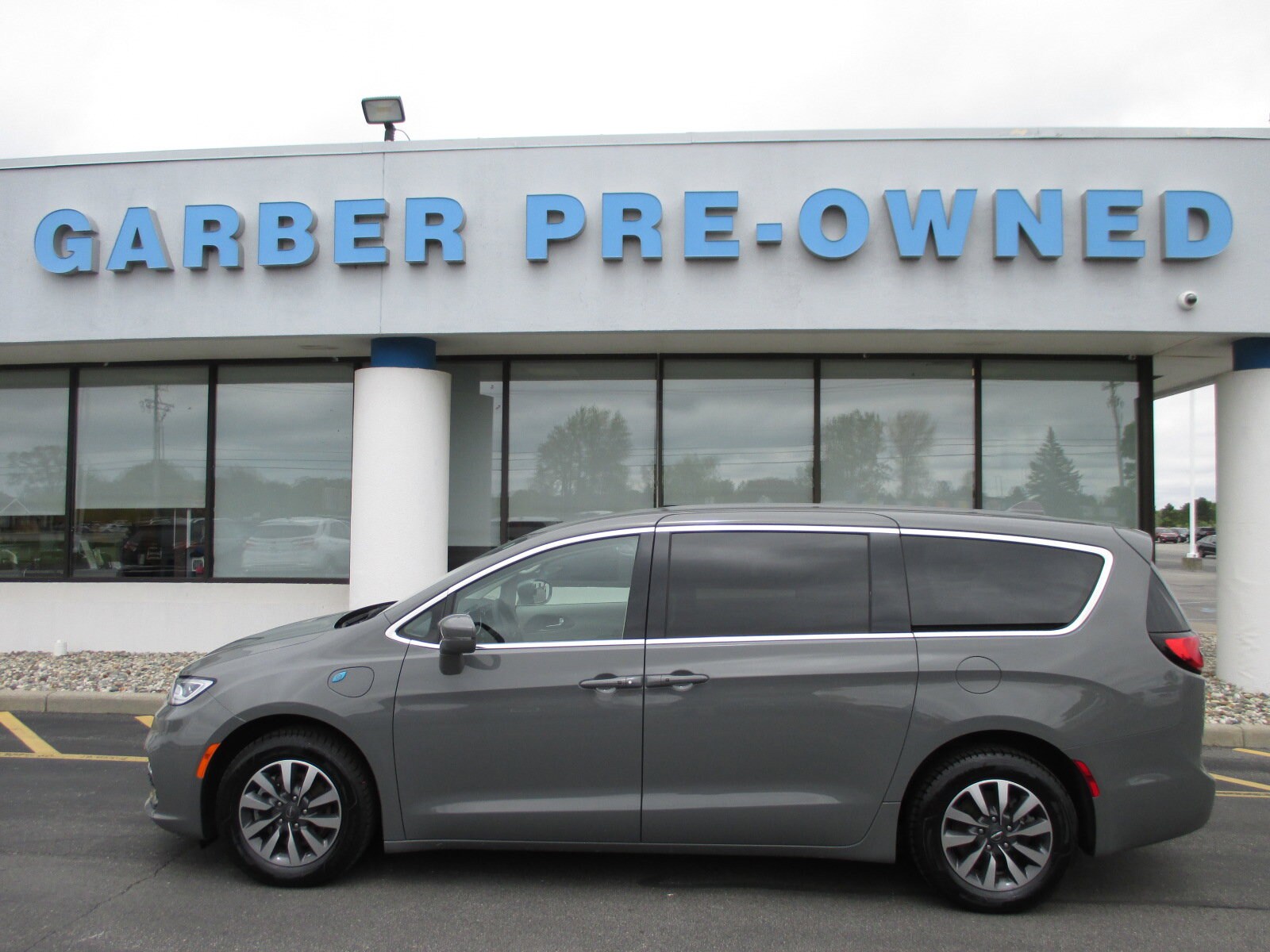 Used 2022 Chrysler Pacifica Hybrid Touring L with VIN 2C4RC1L79NR206878 for sale in Saginaw, MI