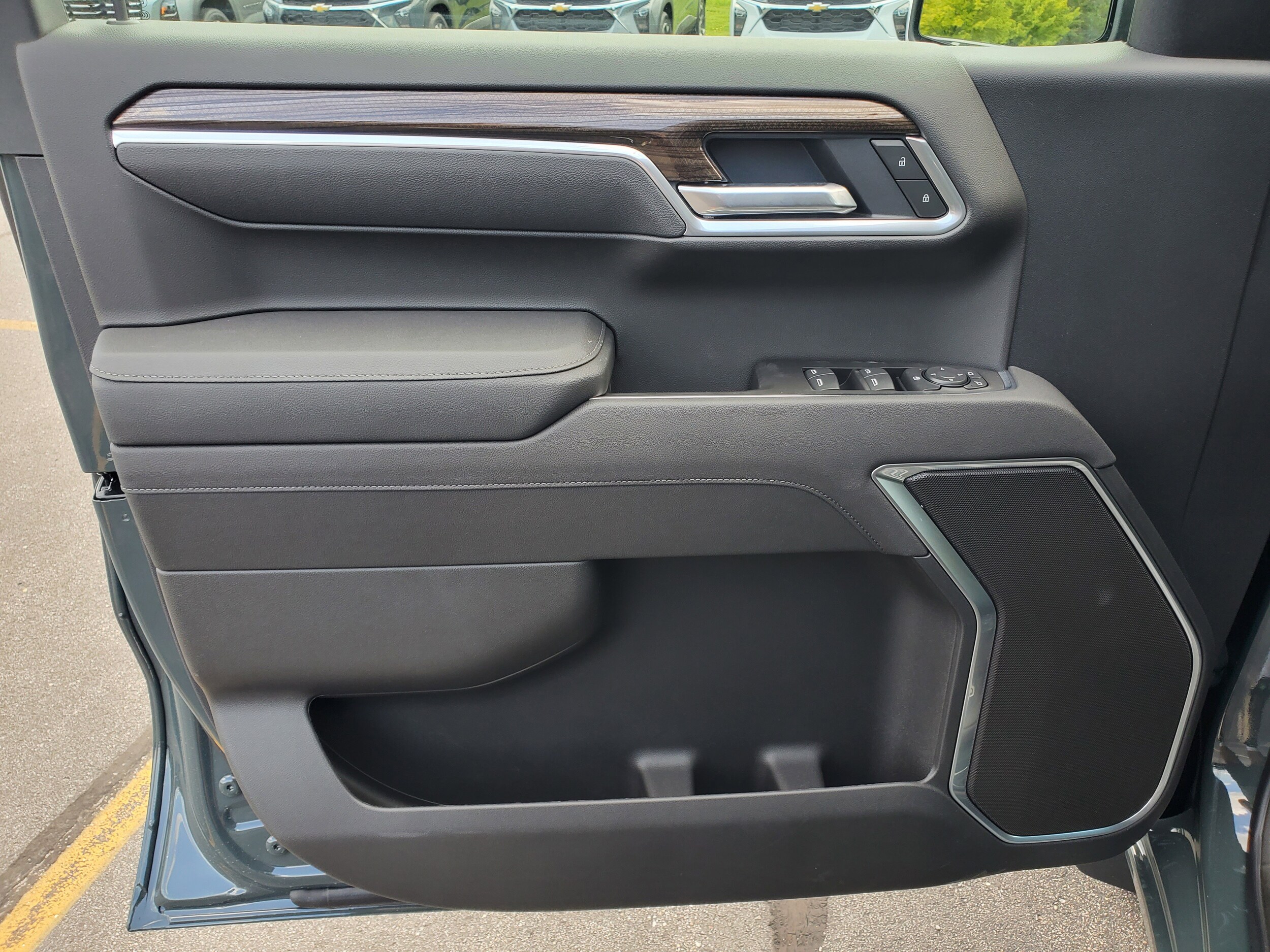2026 Chevrolet Silverado 1500 LT photo 4