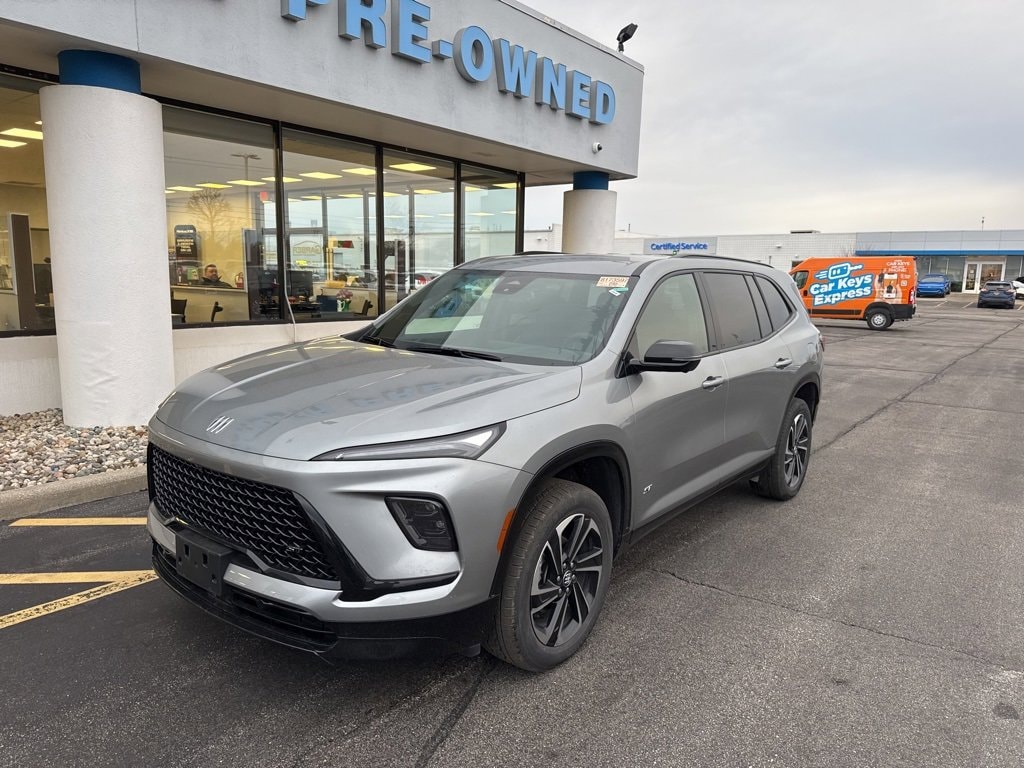 2025 Buick Enclave Sport Touring's photo