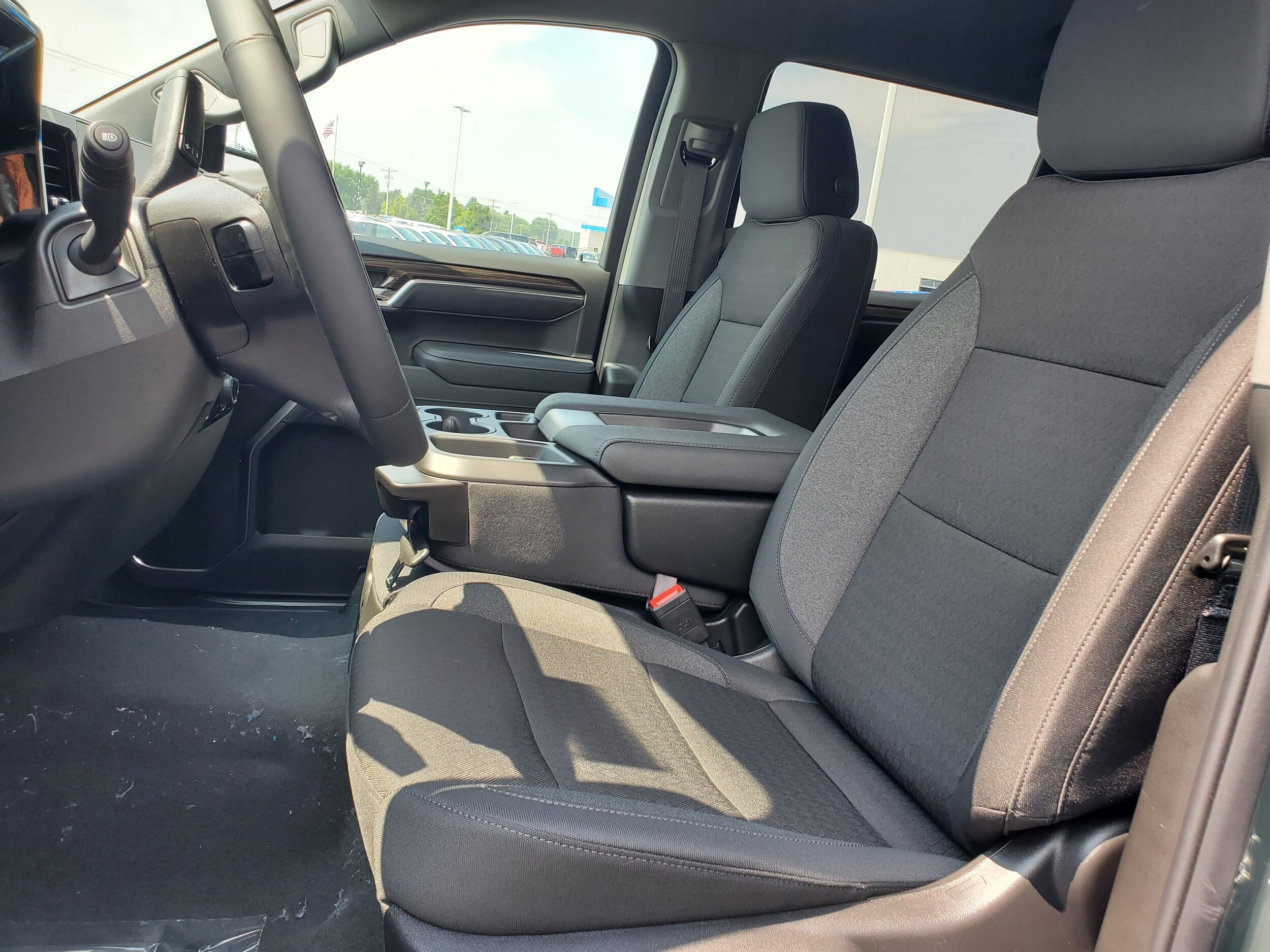 2026 Chevrolet Silverado 1500 LT photo 4