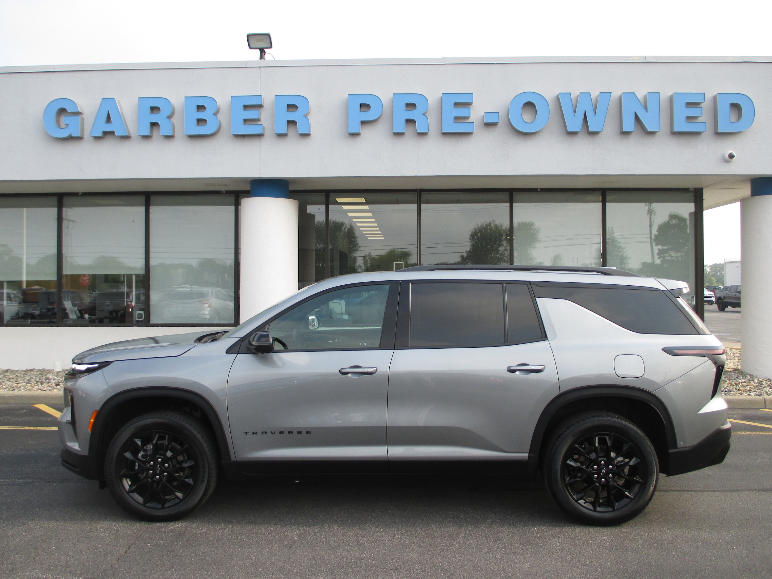 Used 2024 Chevrolet Traverse 1LT with VIN 1GNERGKS3RJ140044 for sale in Saginaw, MI