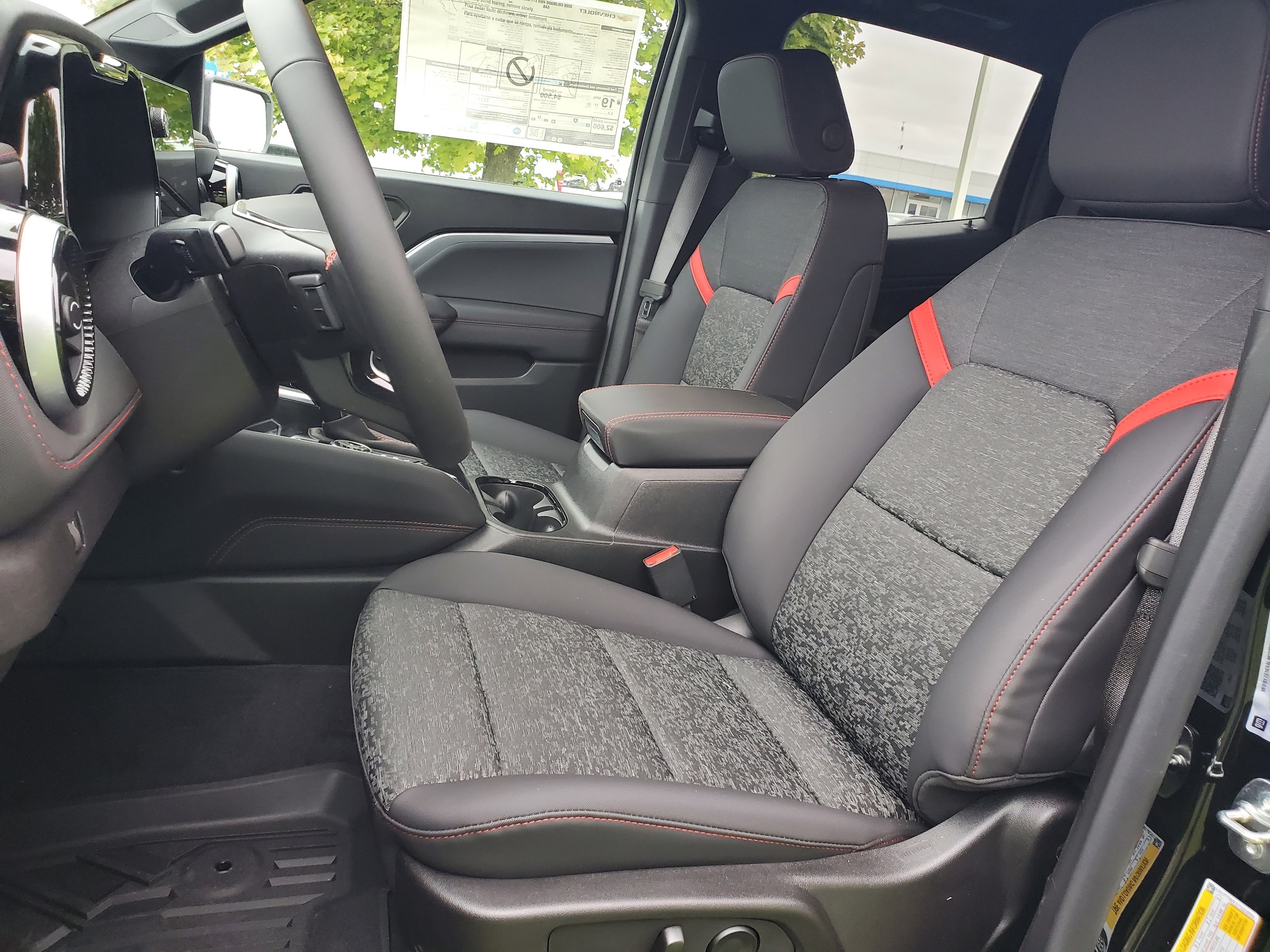 2026 Chevrolet Colorado Z71 - Photo 6