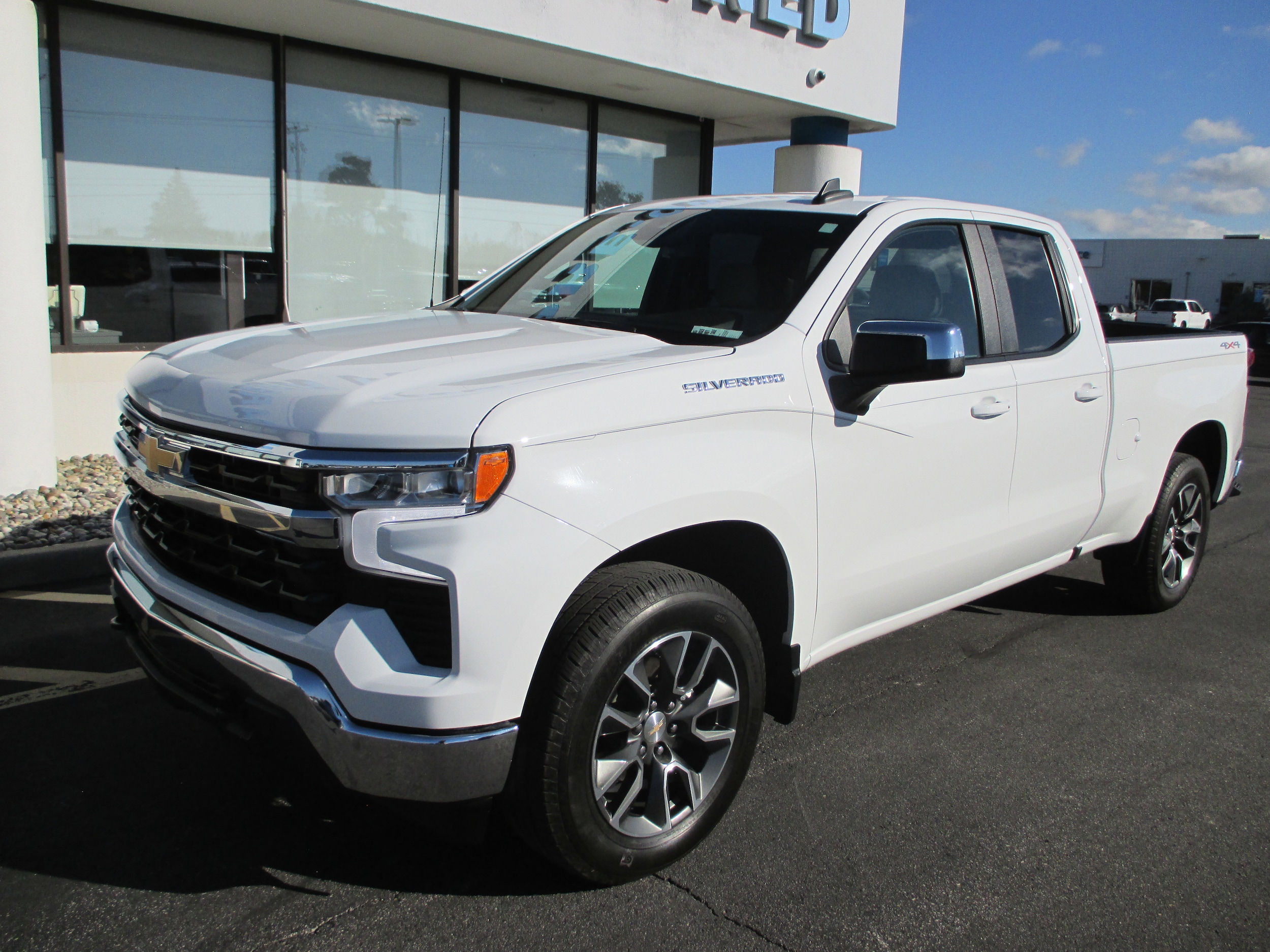 2023 Chevrolet Silverado 1500 LT's photo