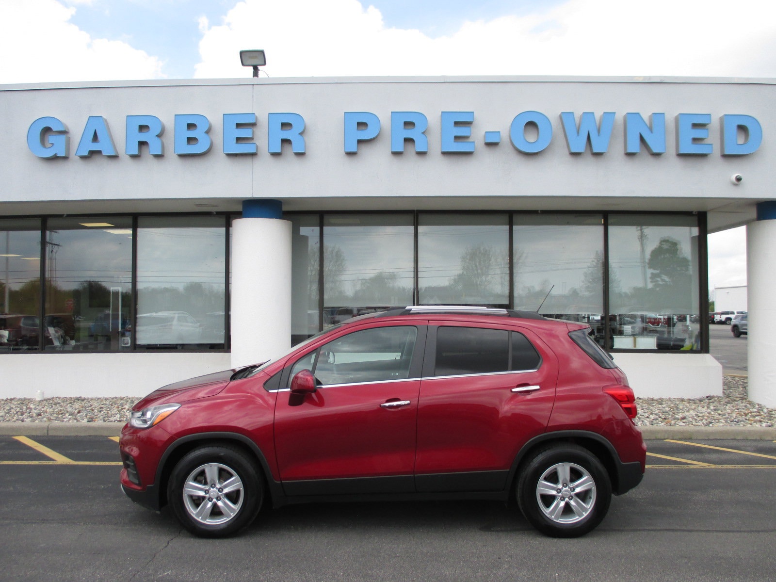 Used 2019 Chevrolet Trax LT with VIN 3GNCJLSB0KL132599 for sale in Saginaw, MI