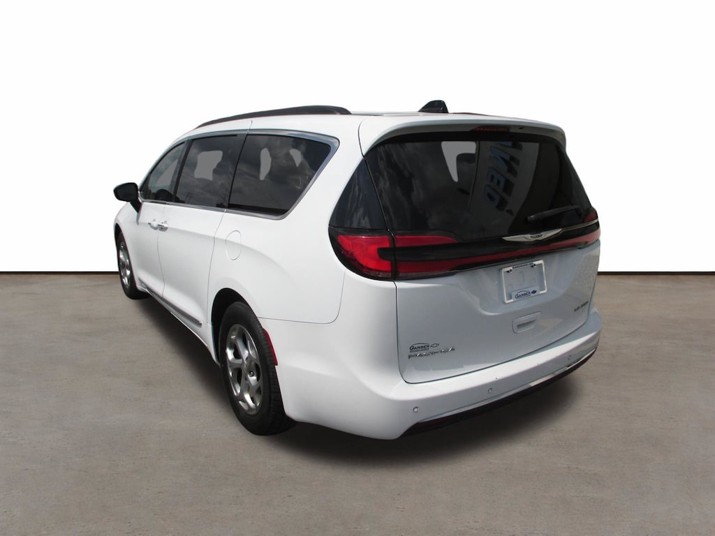 Used 2023 Chrysler Pacifica Limited Van Passenger Van