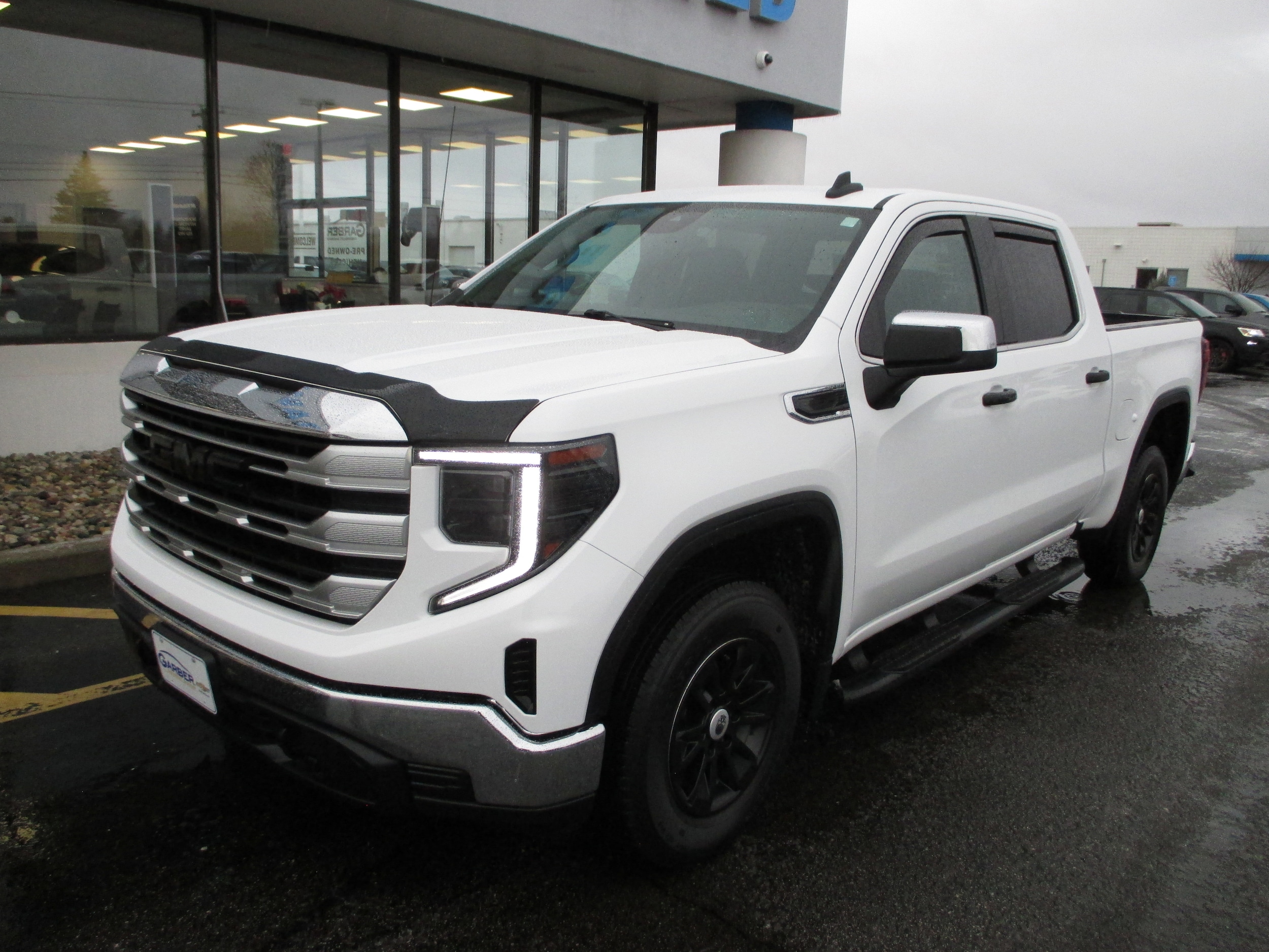 2022 GMC Sierra 1500 SLE's photo