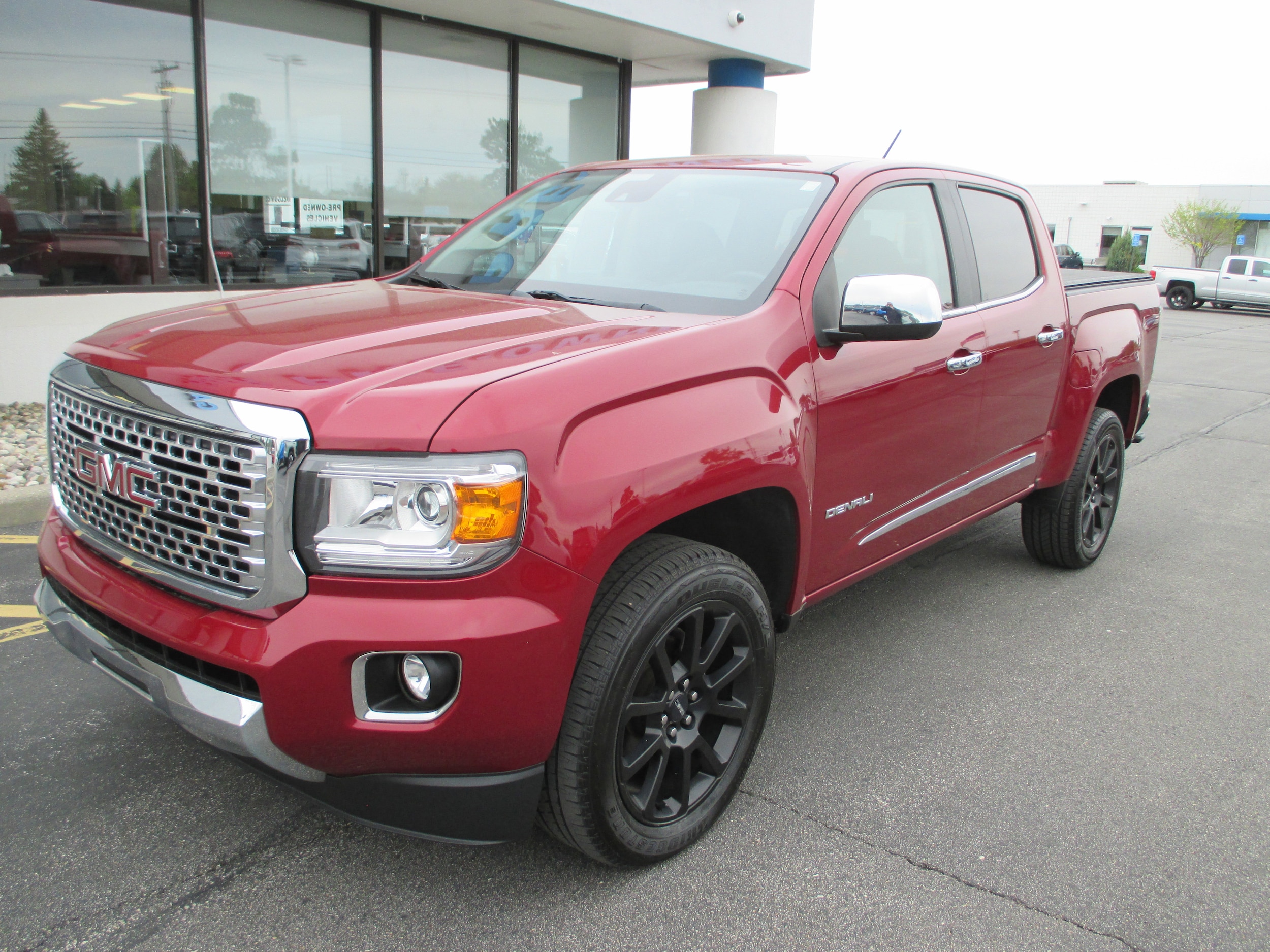 2020 GMC Canyon 4WD Denali Crew Cab Short Box's photo