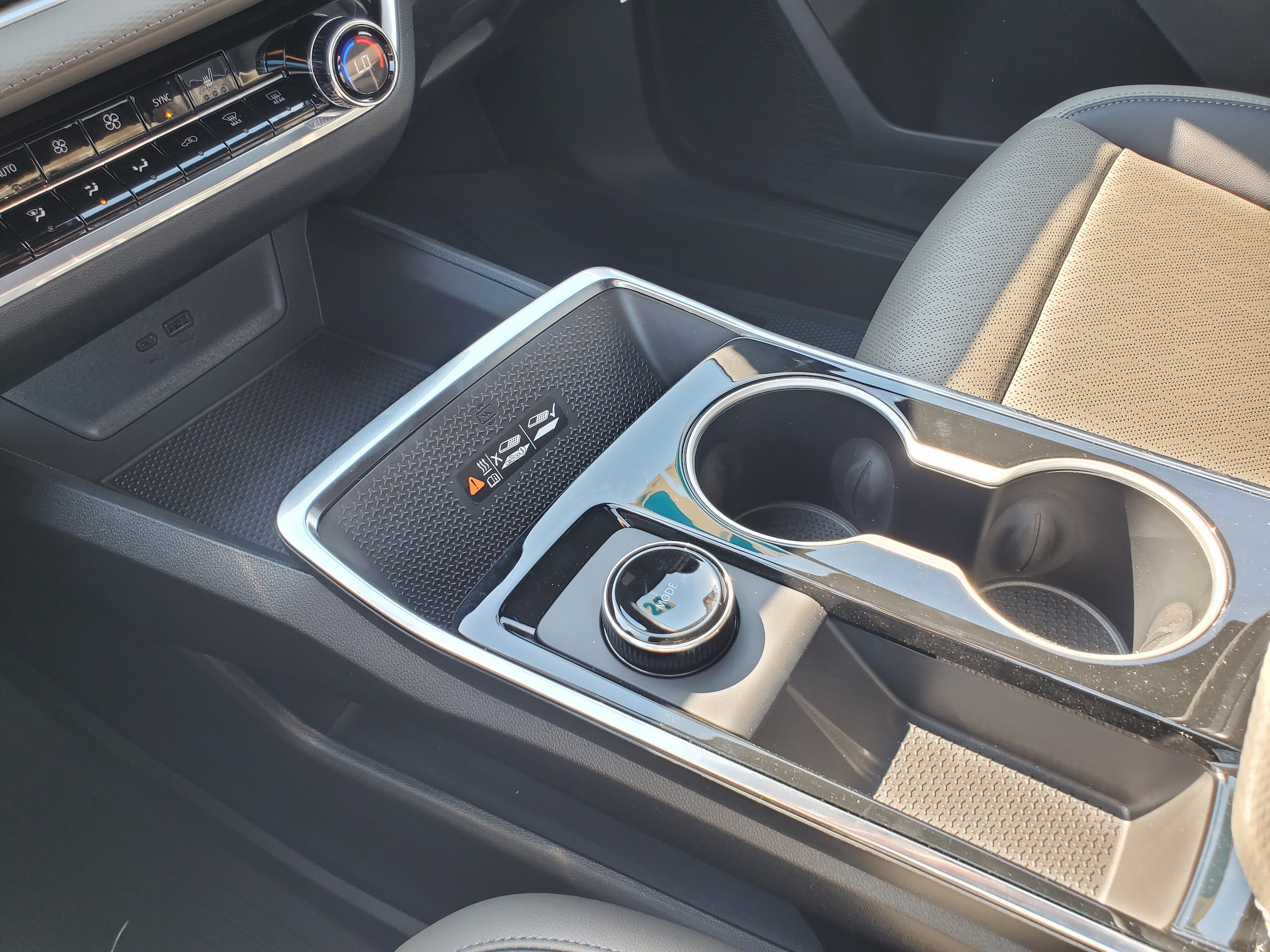 2027 Chevrolet Equinox LT - Photo 18