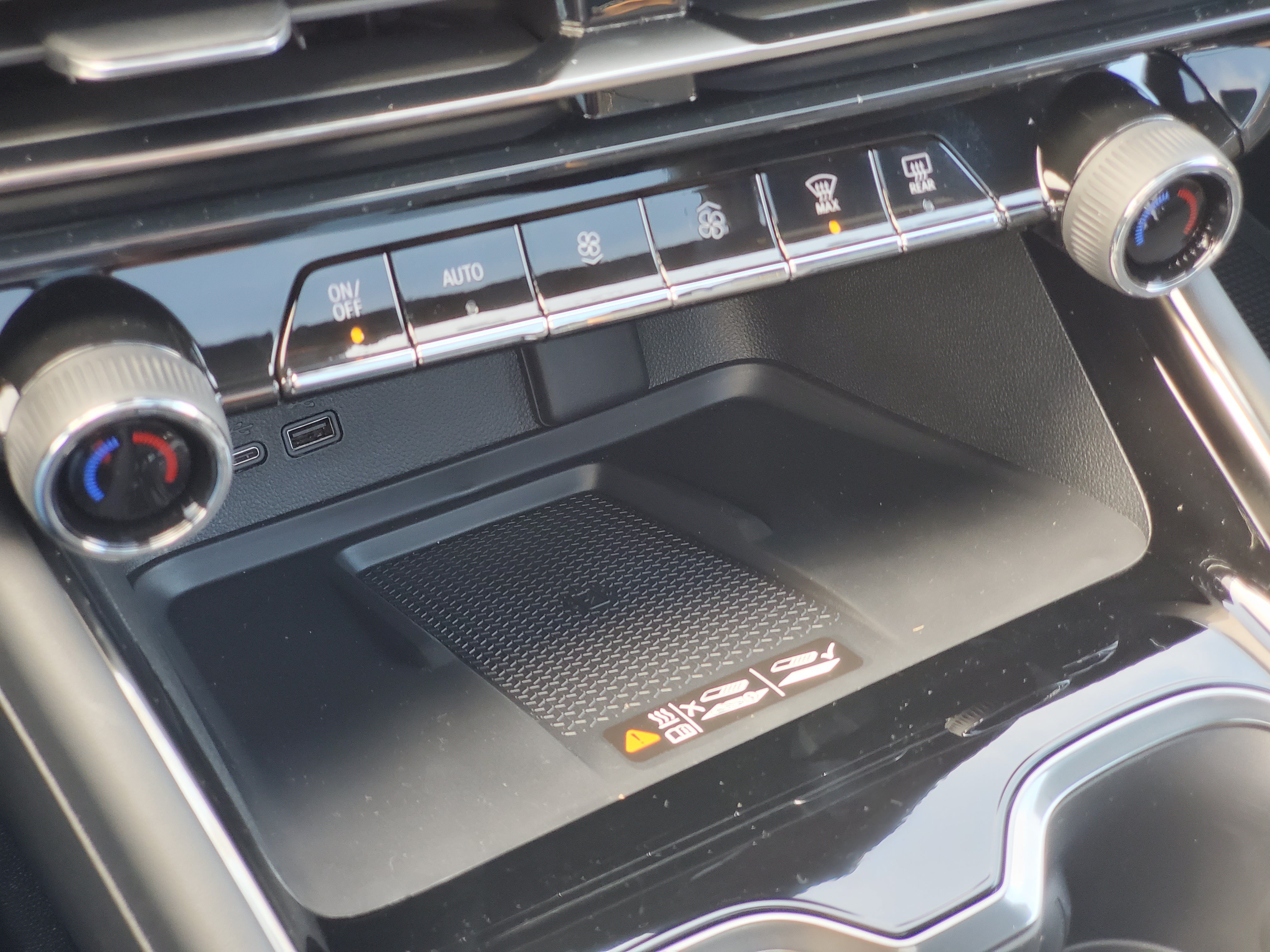 2027 Chevrolet Traverse High Country - Photo 17