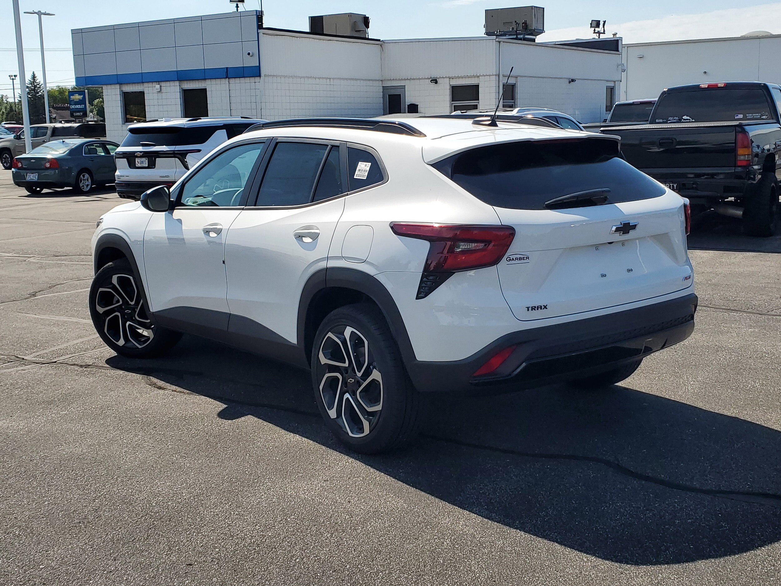 2025 Chevrolet Trax photo 3