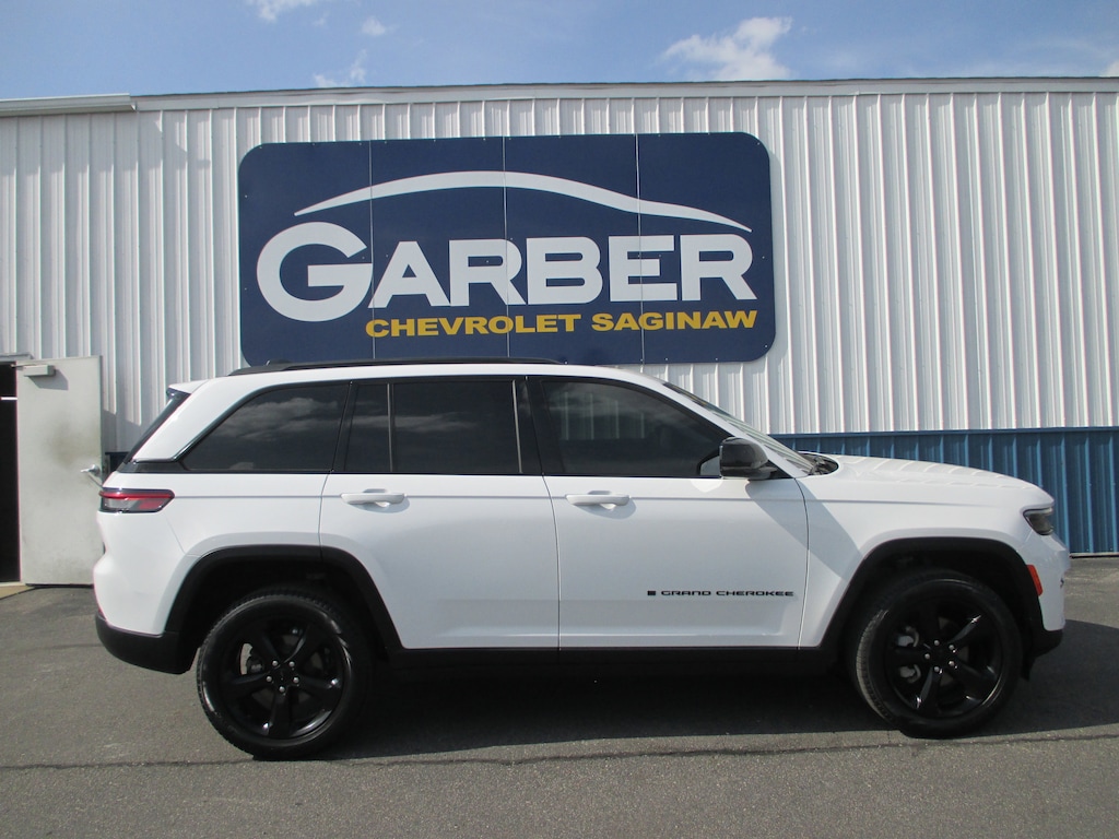 Used 2024 Jeep Grand Cherokee Limited 4x4 SUV
