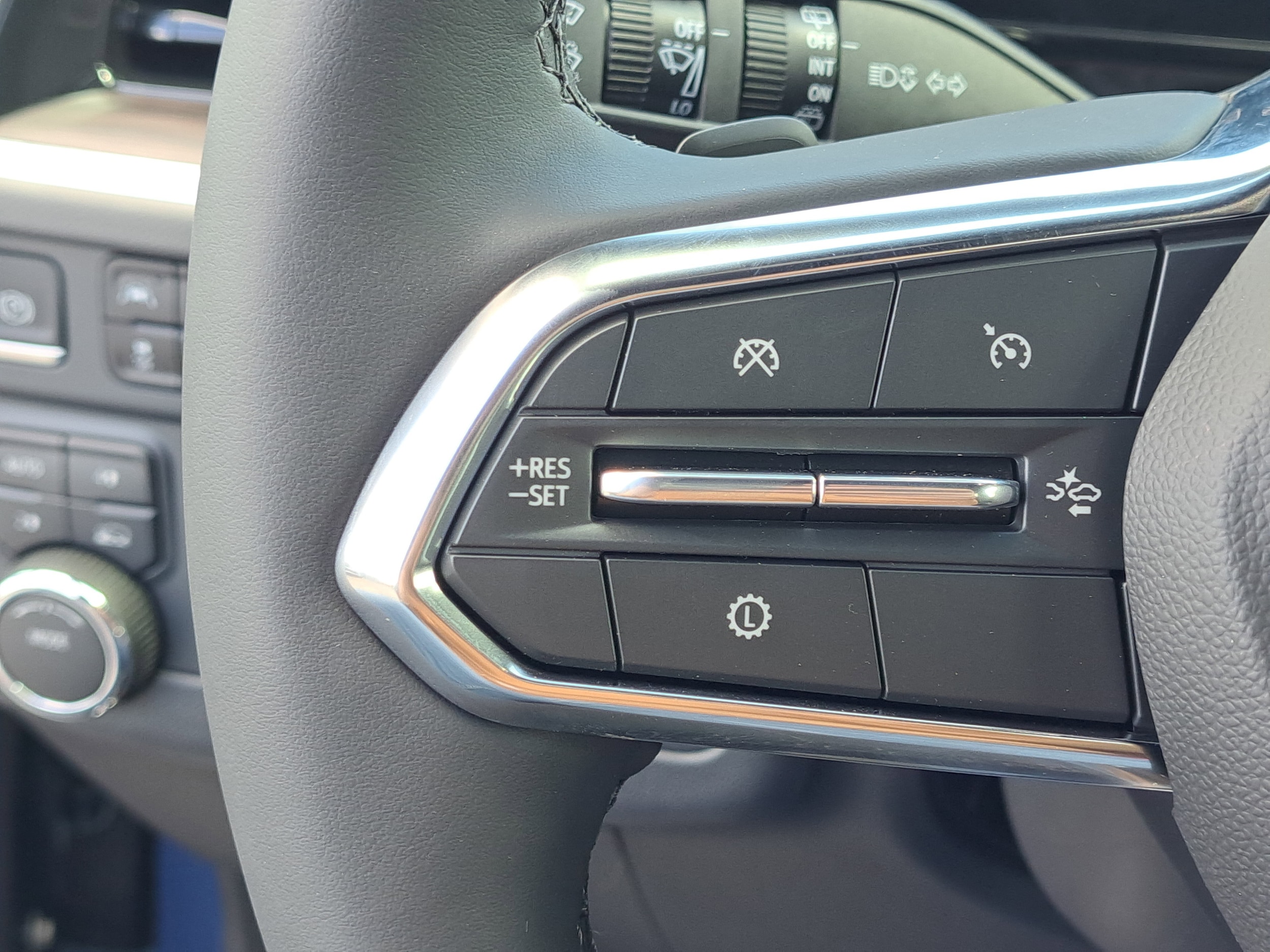 2025 Chevrolet Suburban Premier - Photo 10