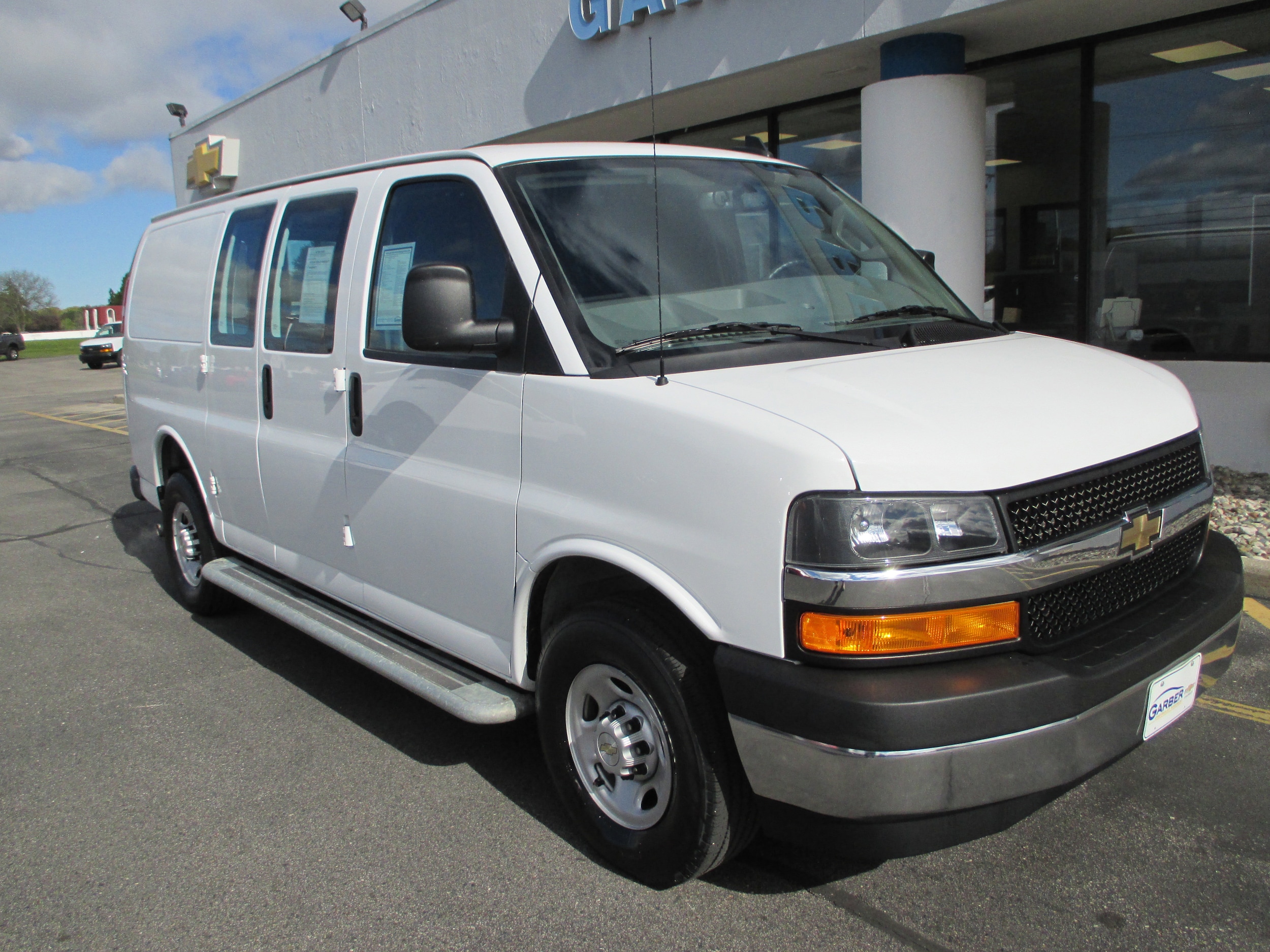 2024 Chevrolet Express 2500 Work Van HD's photo