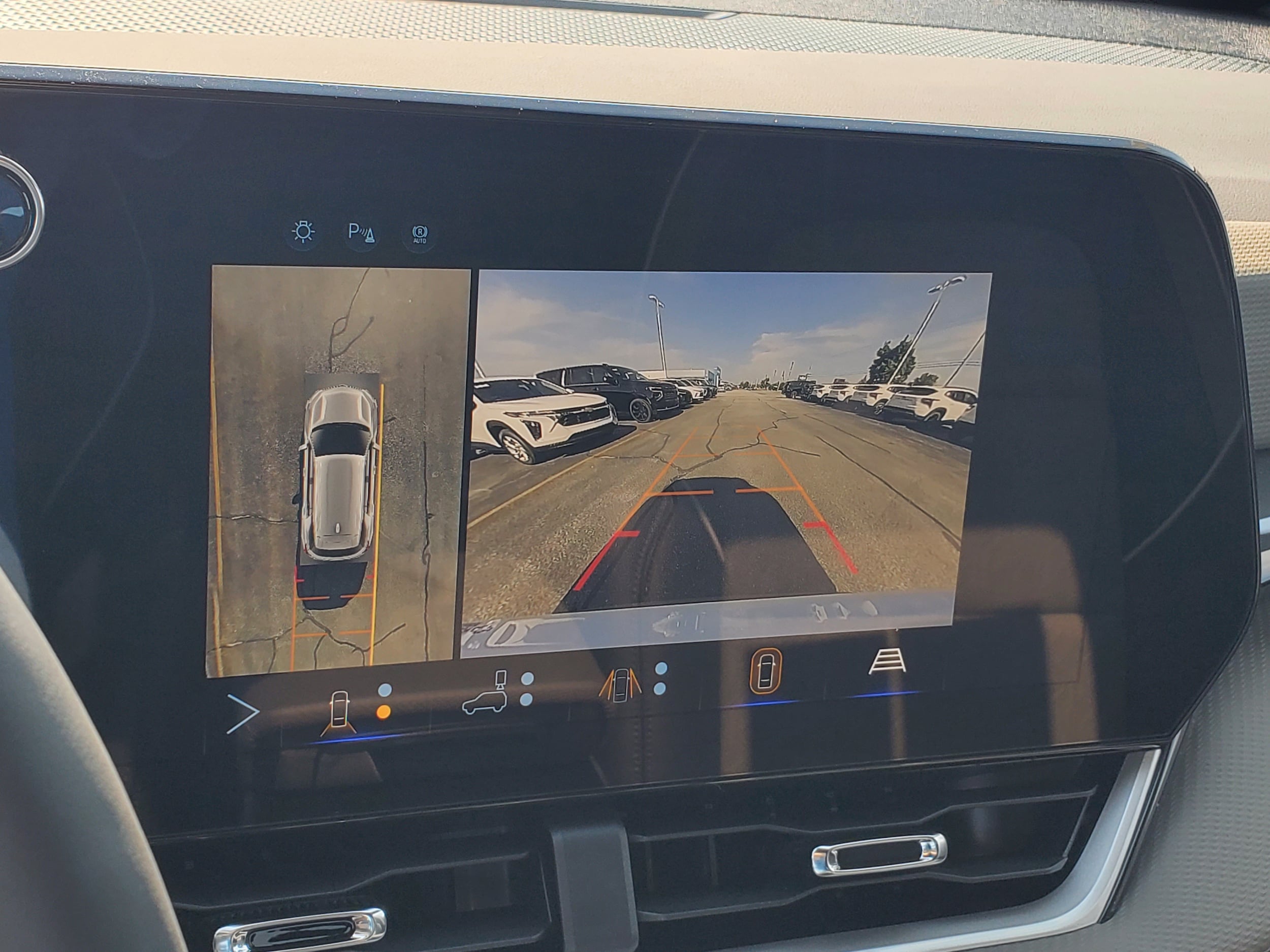 2027 Chevrolet Equinox LT - Photo 15