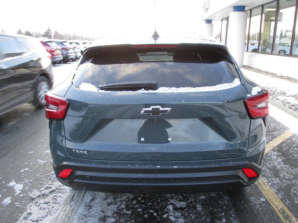 Used 2025 Chevrolet Trax LS SUV