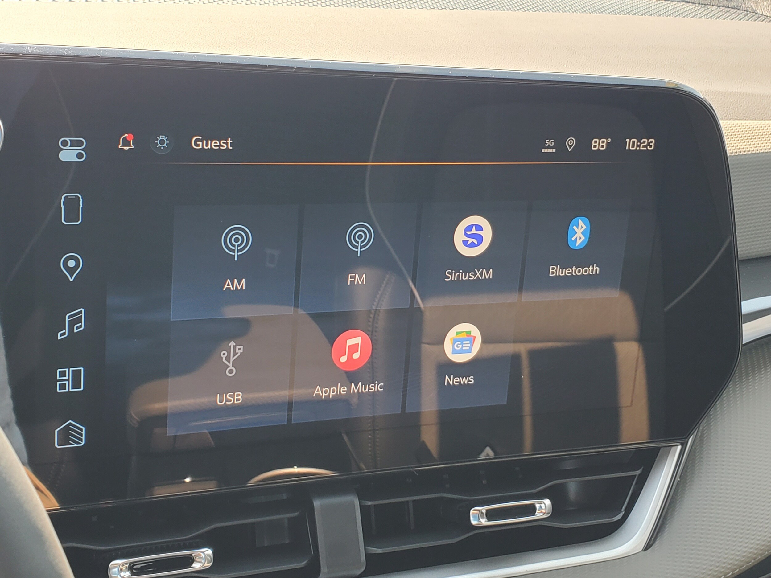 2027 Chevrolet Equinox LT - Photo 14