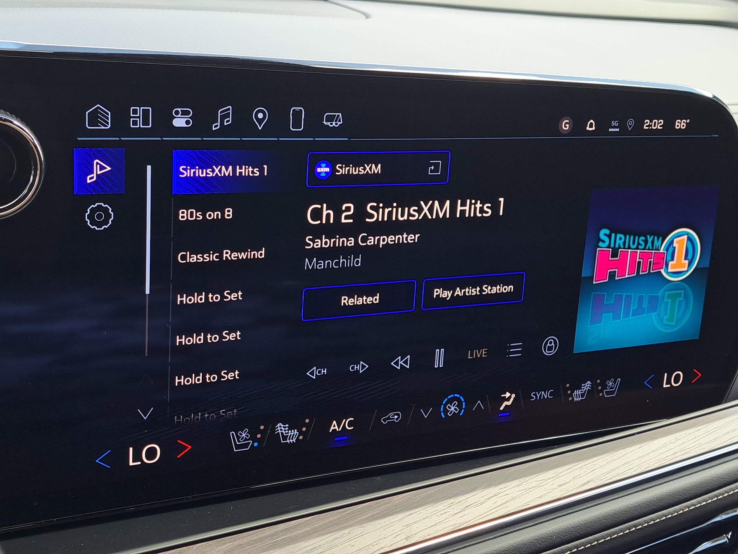 2025 Chevrolet Suburban Premier - Photo 13