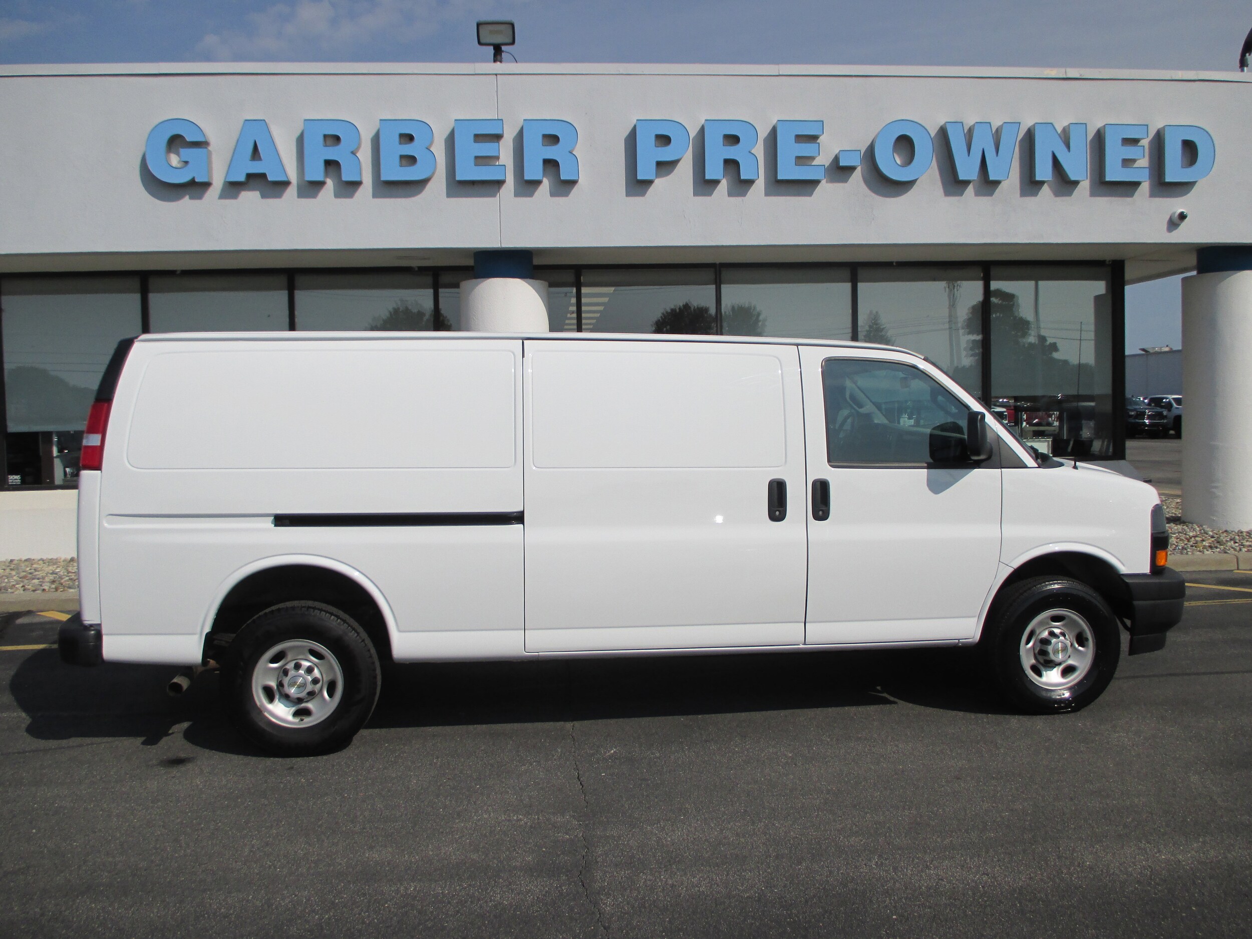 2023 Chevrolet Express 2500 Cargo Van photo 2