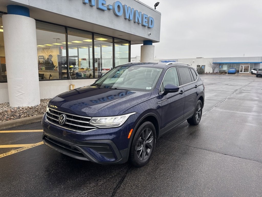 2022 Volkswagen Tiguan SE's photo