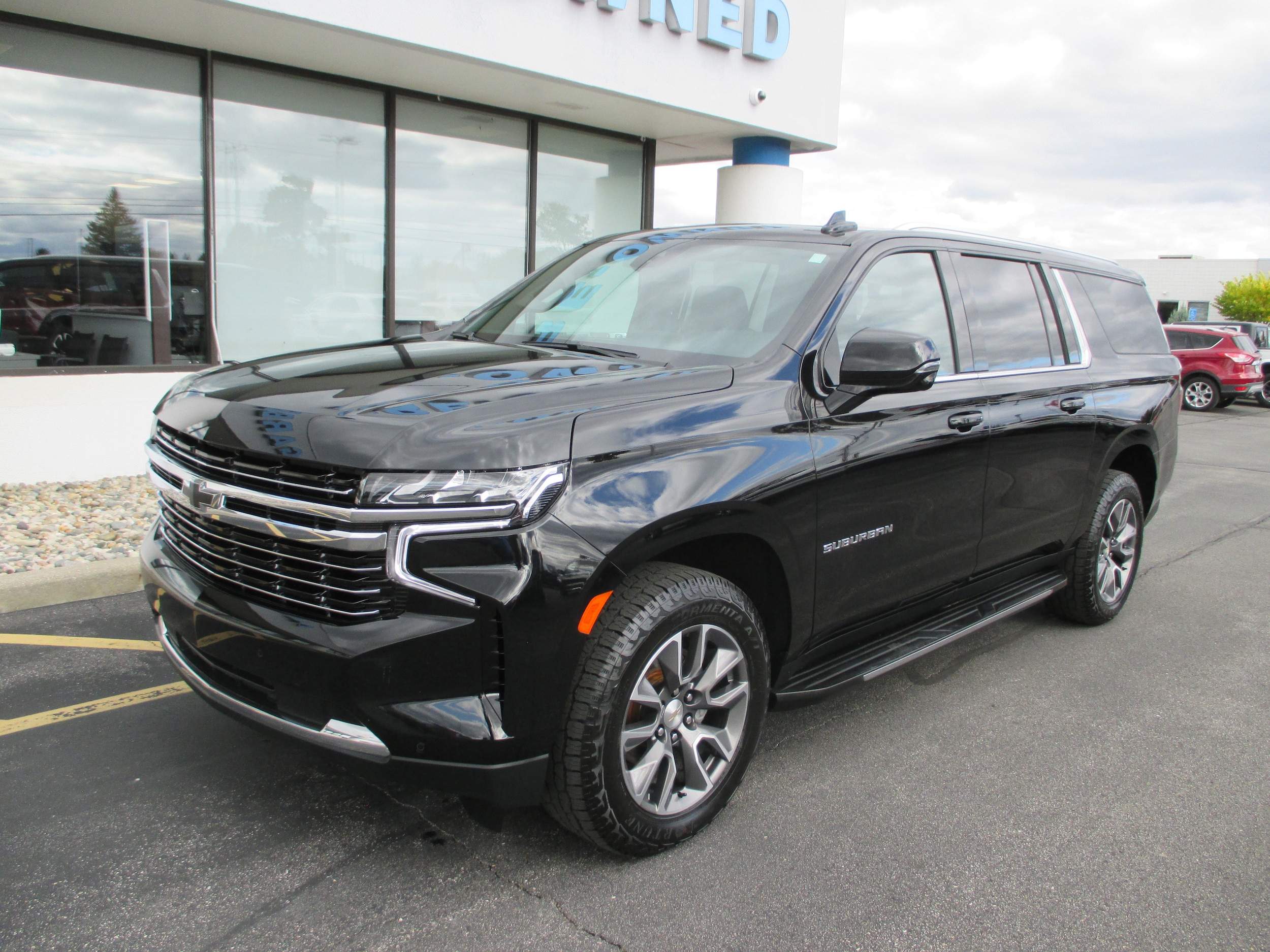 2023 Chevrolet Suburban LT