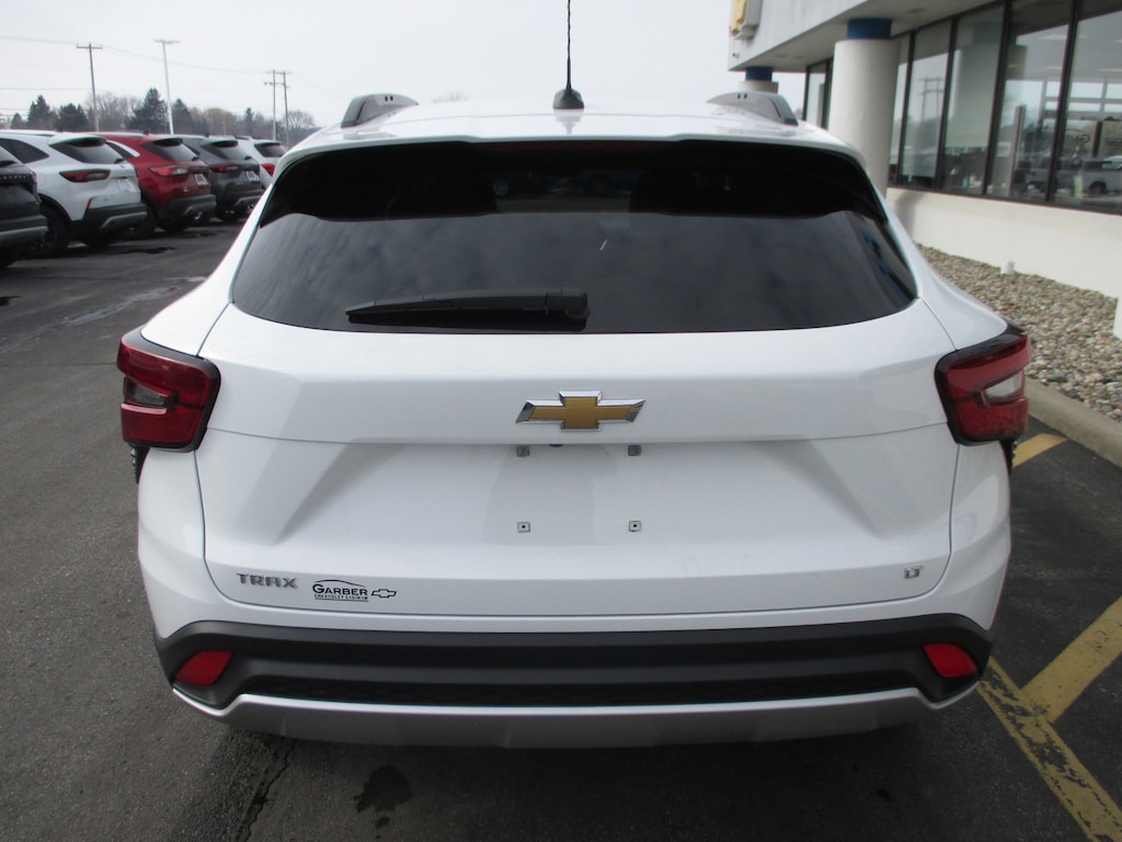 Used 2025 Chevrolet Trax LT SUV