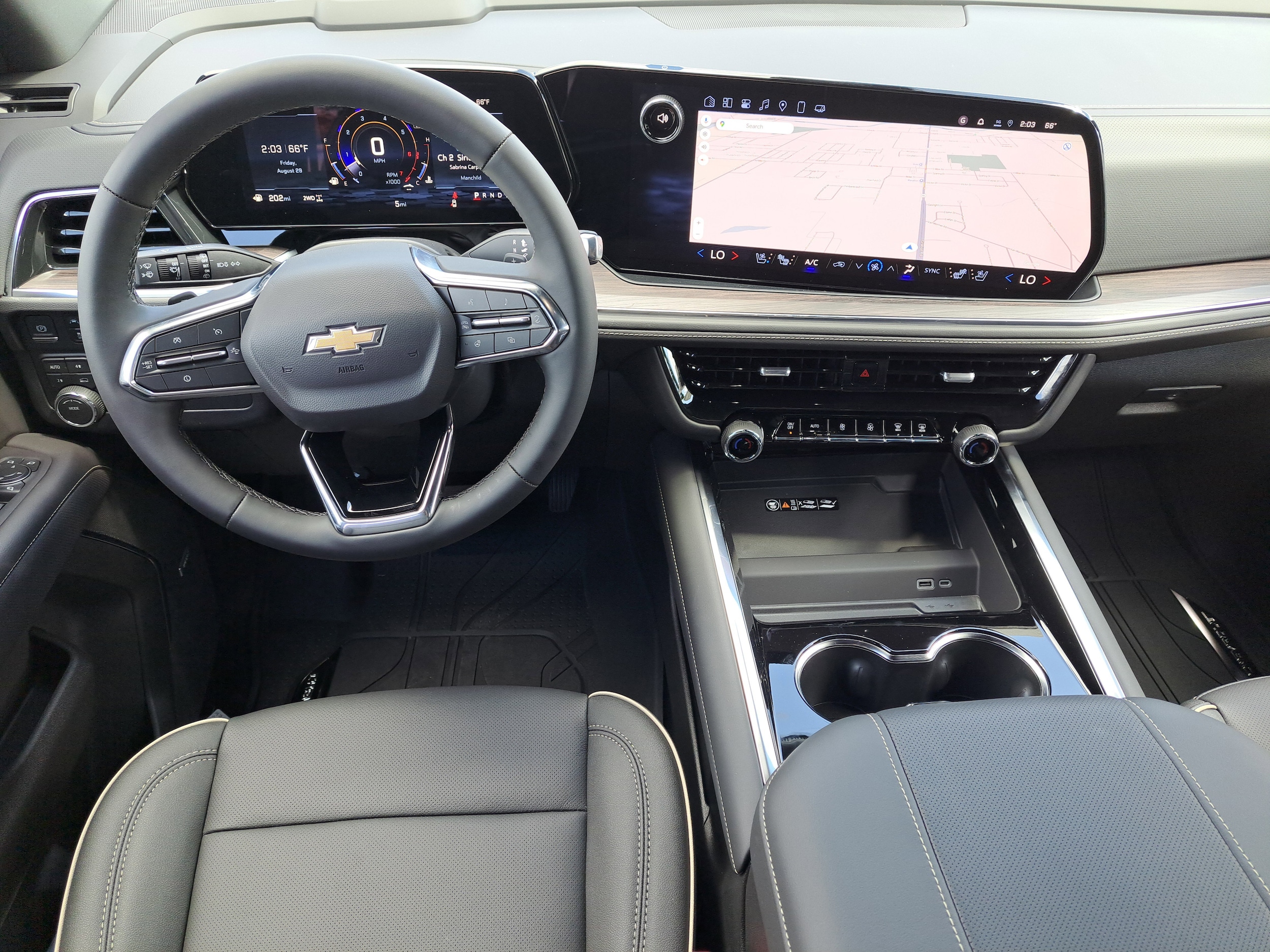 2025 Chevrolet Suburban Premier - Photo 23