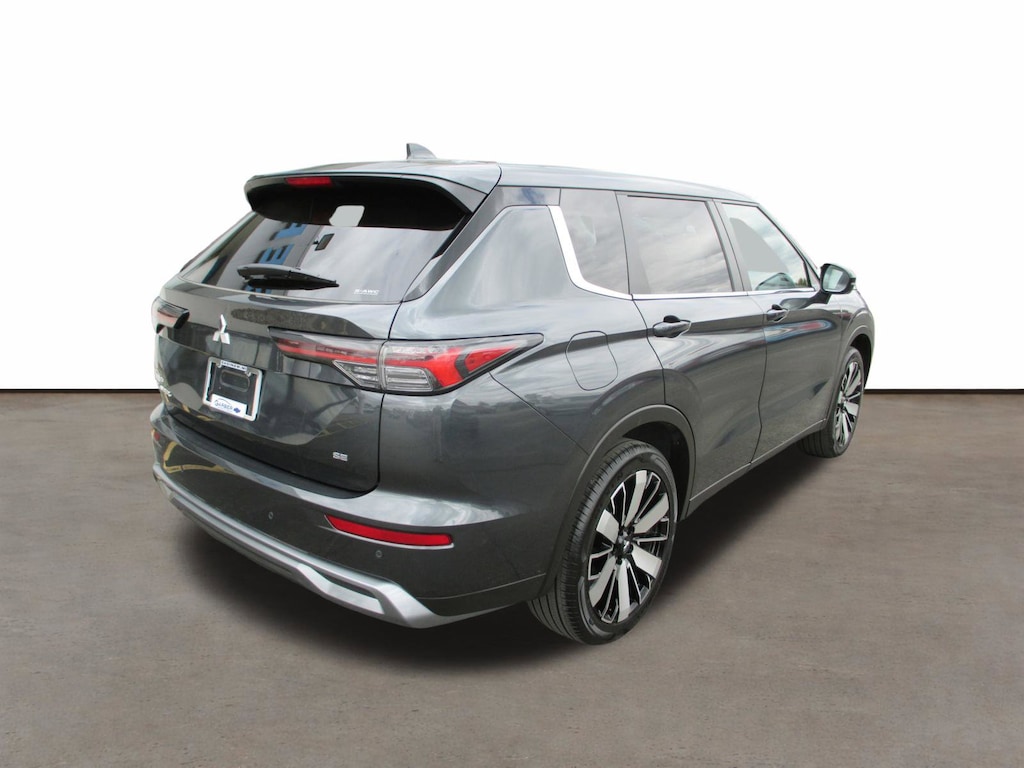 Used 2025 Mitsubishi Outlander SE SUV