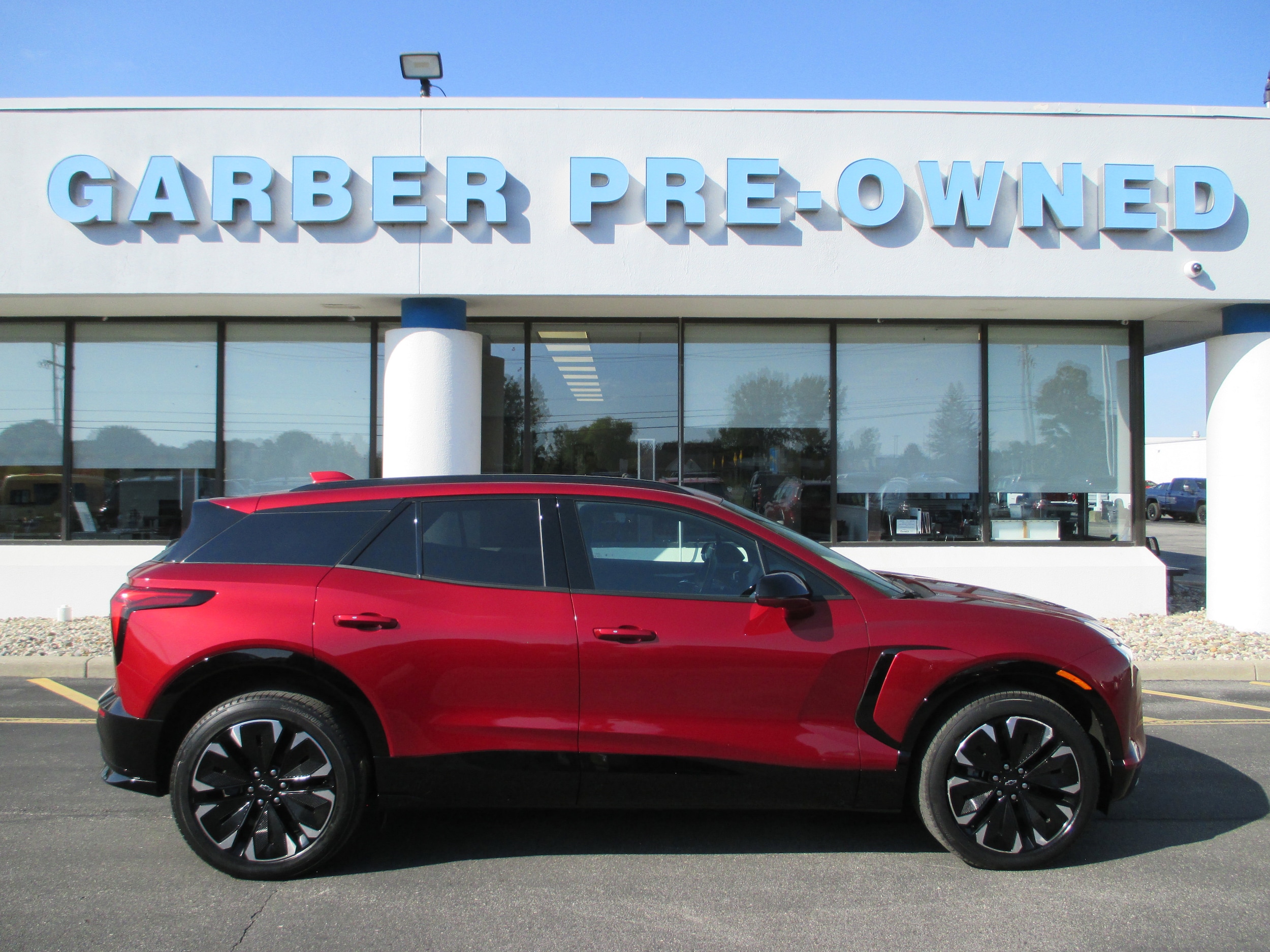 Used 2024 Chevrolet Blazer EV RS with VIN 3GNKDCRJ8RS262081 for sale in Saginaw, MI