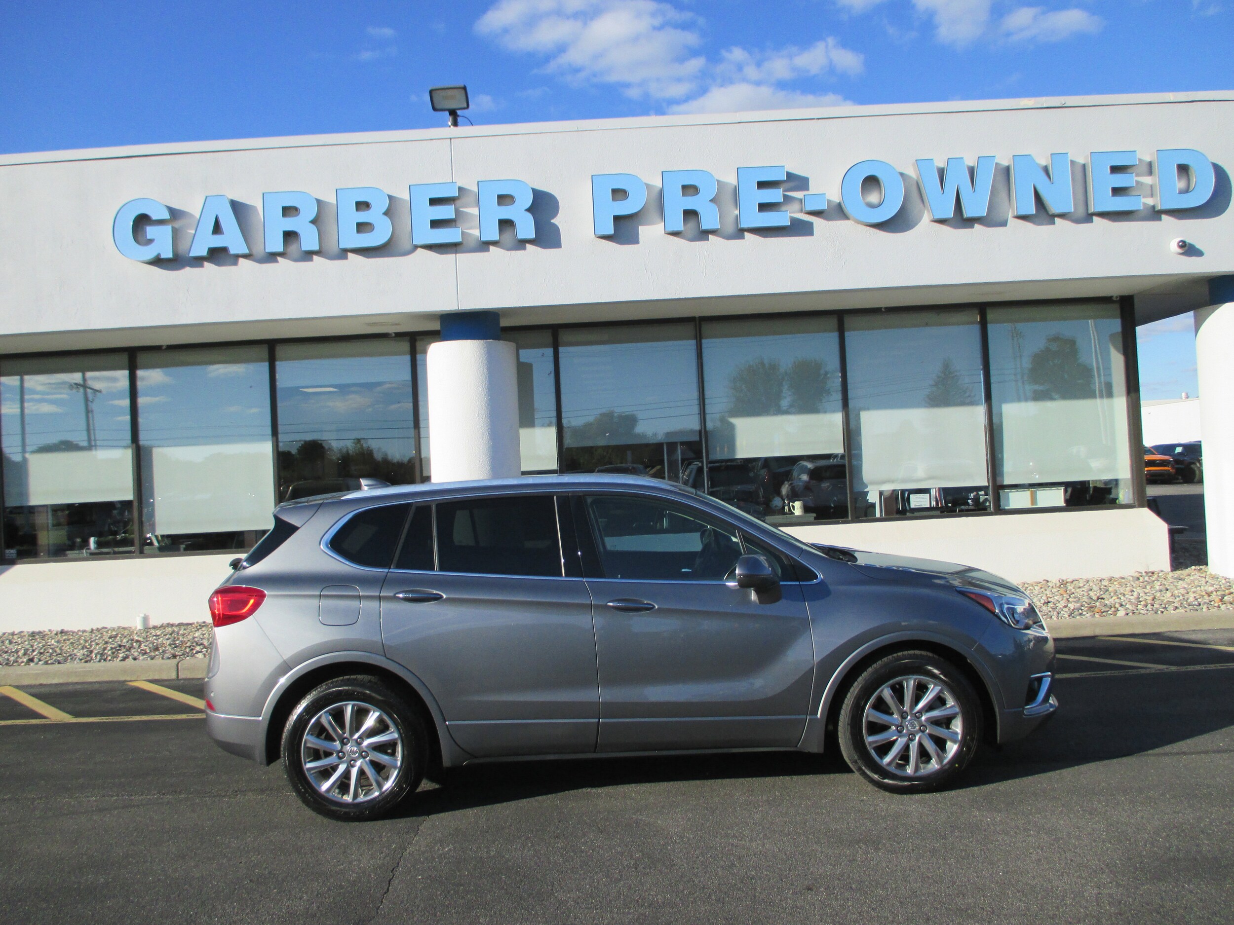 2020 Buick Envision Essence photo 2