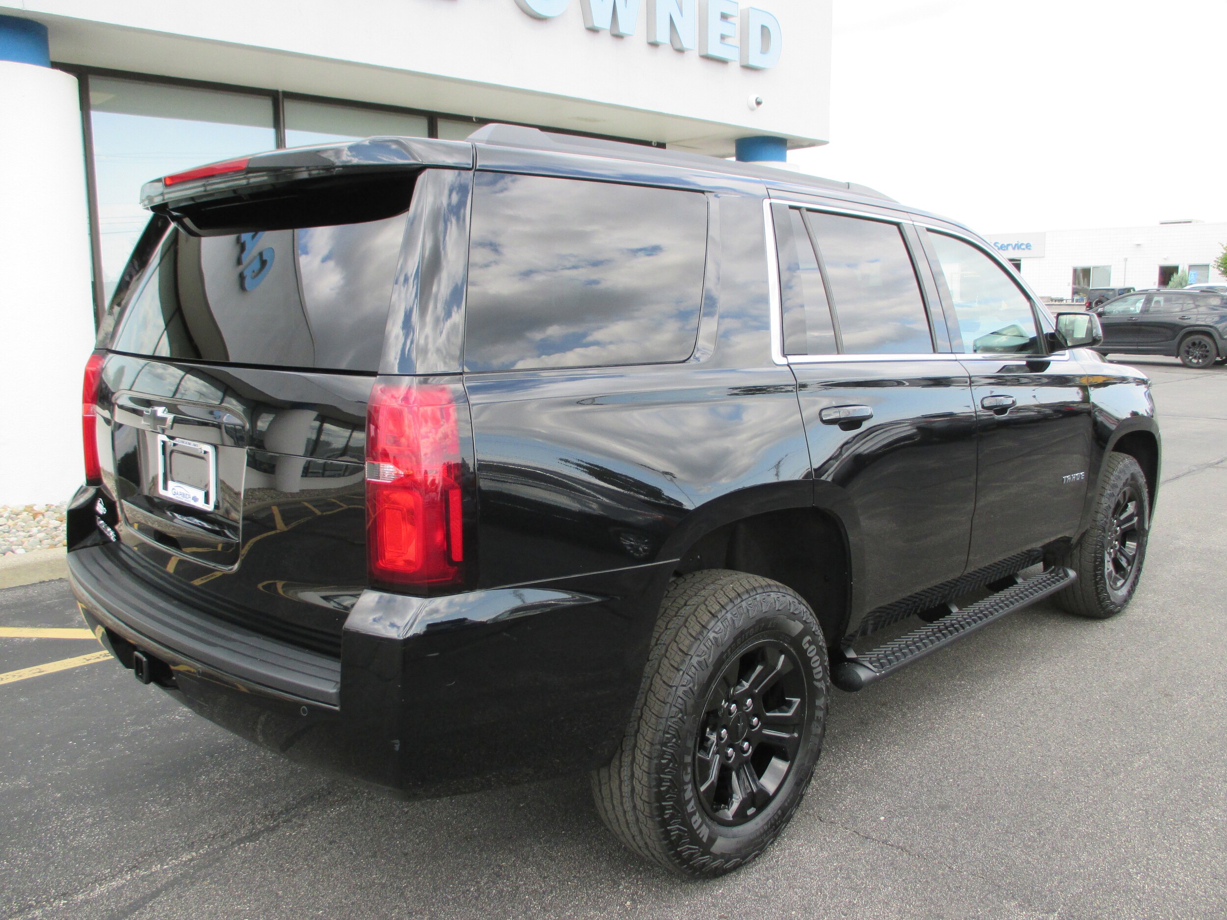 2019 Chevrolet Tahoe LS photo 3