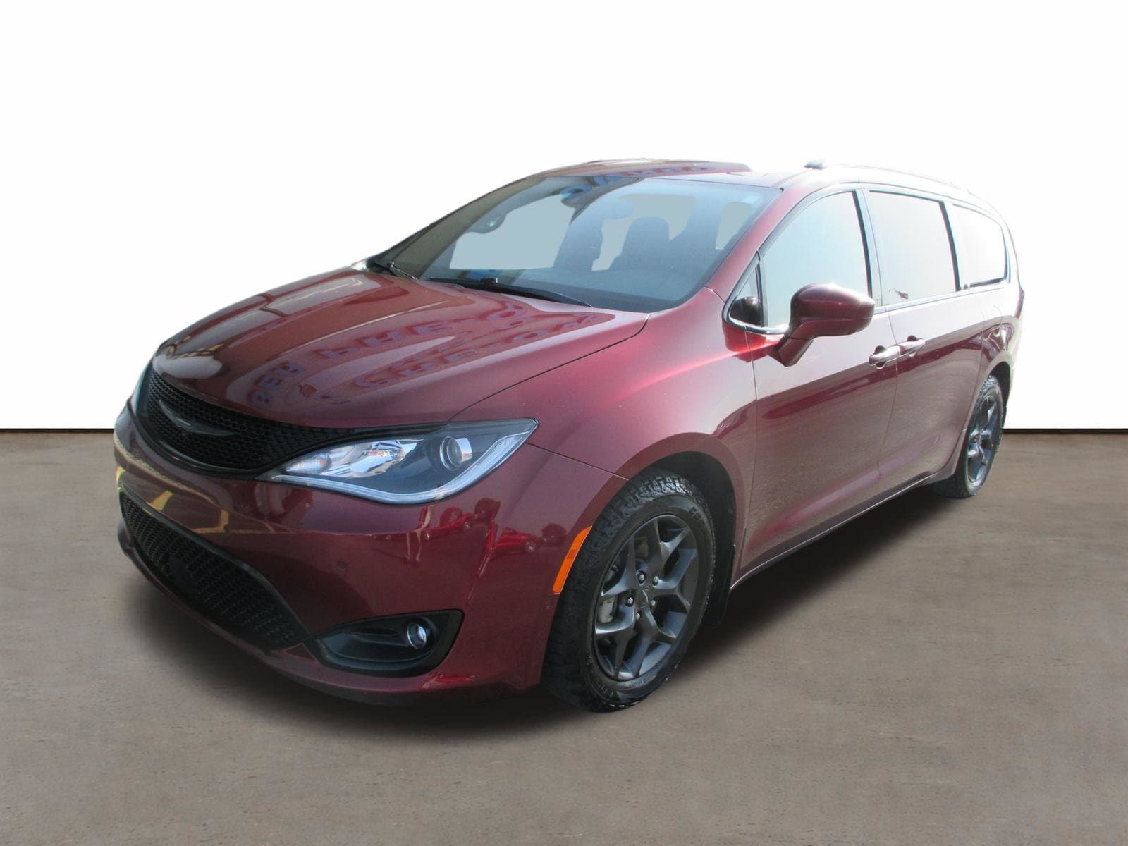 2020 Chrysler Pacifica Touring L Plus's photo