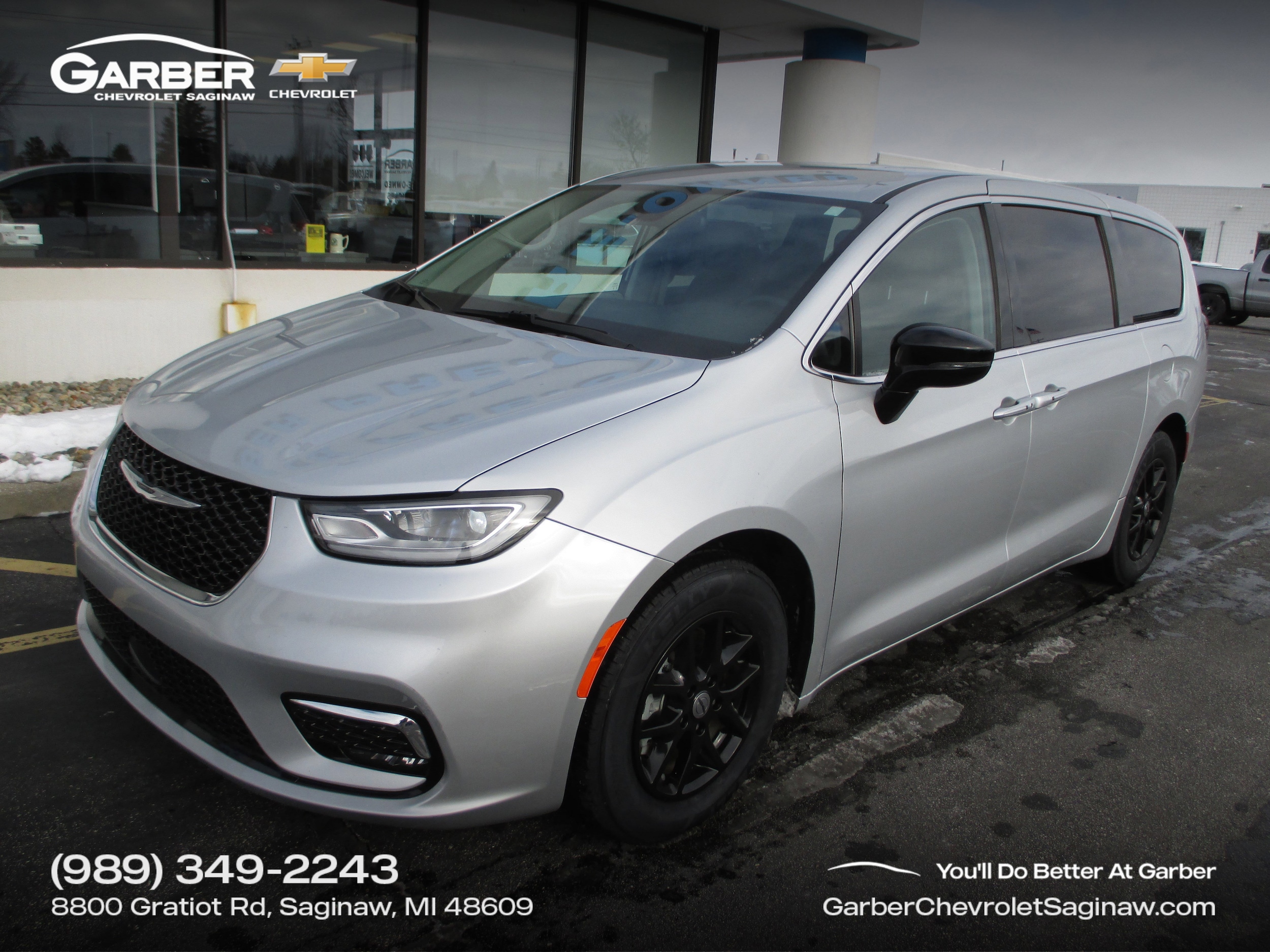 2024 Chrysler Pacifica Touring L's photo