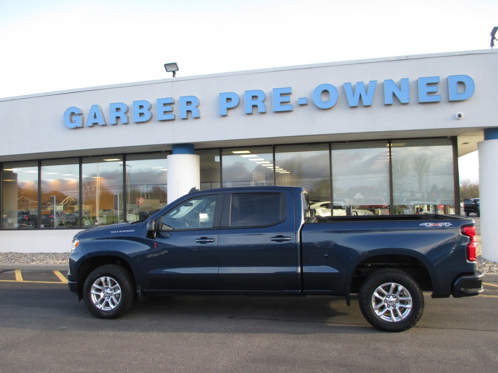 Used 2022 Chevrolet Silverado 1500 RST with VIN 3GCUDEED4NG570858 for sale in Saginaw, MI