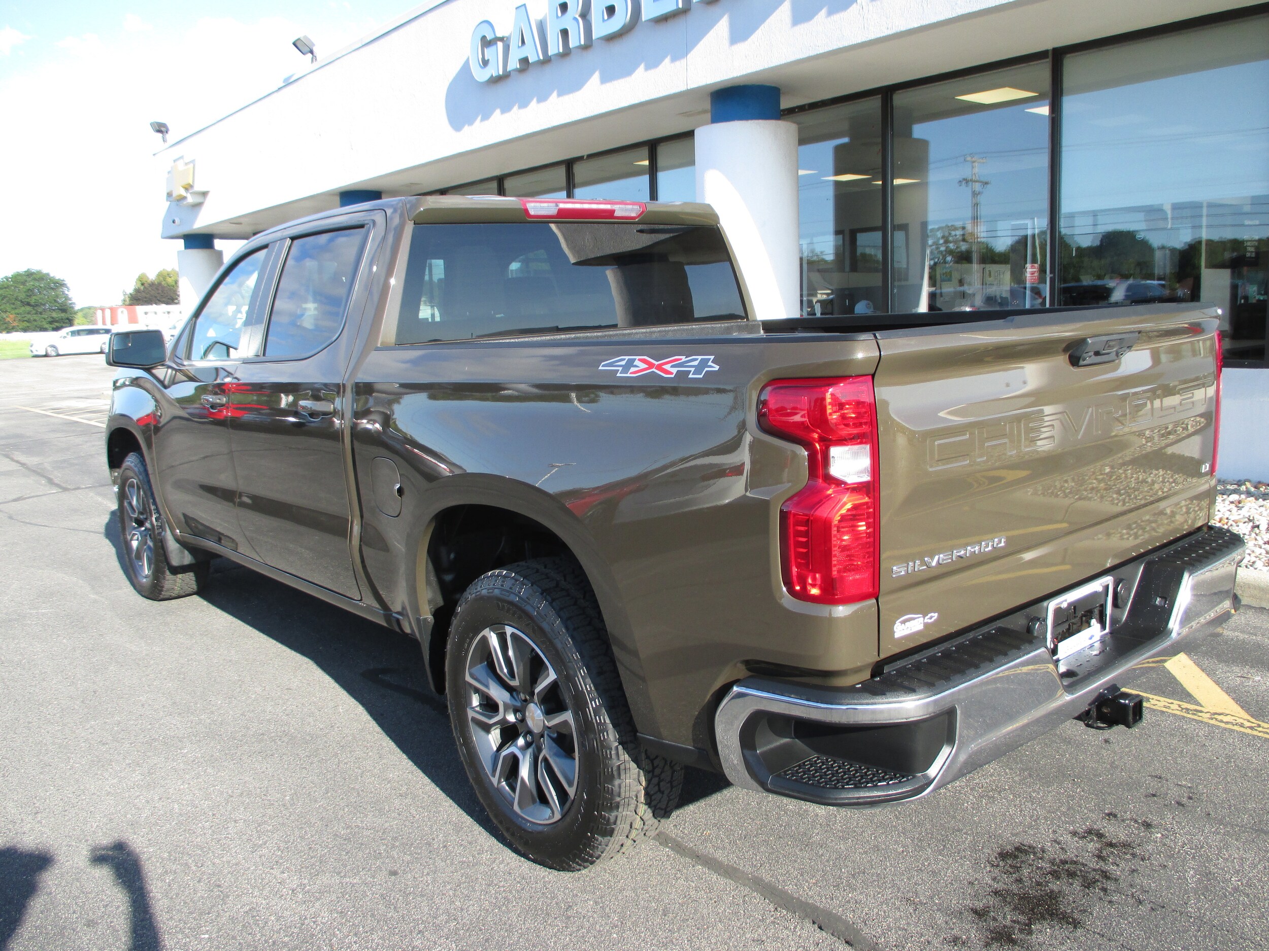 2023 Chevrolet Silverado 1500 LT photo 3