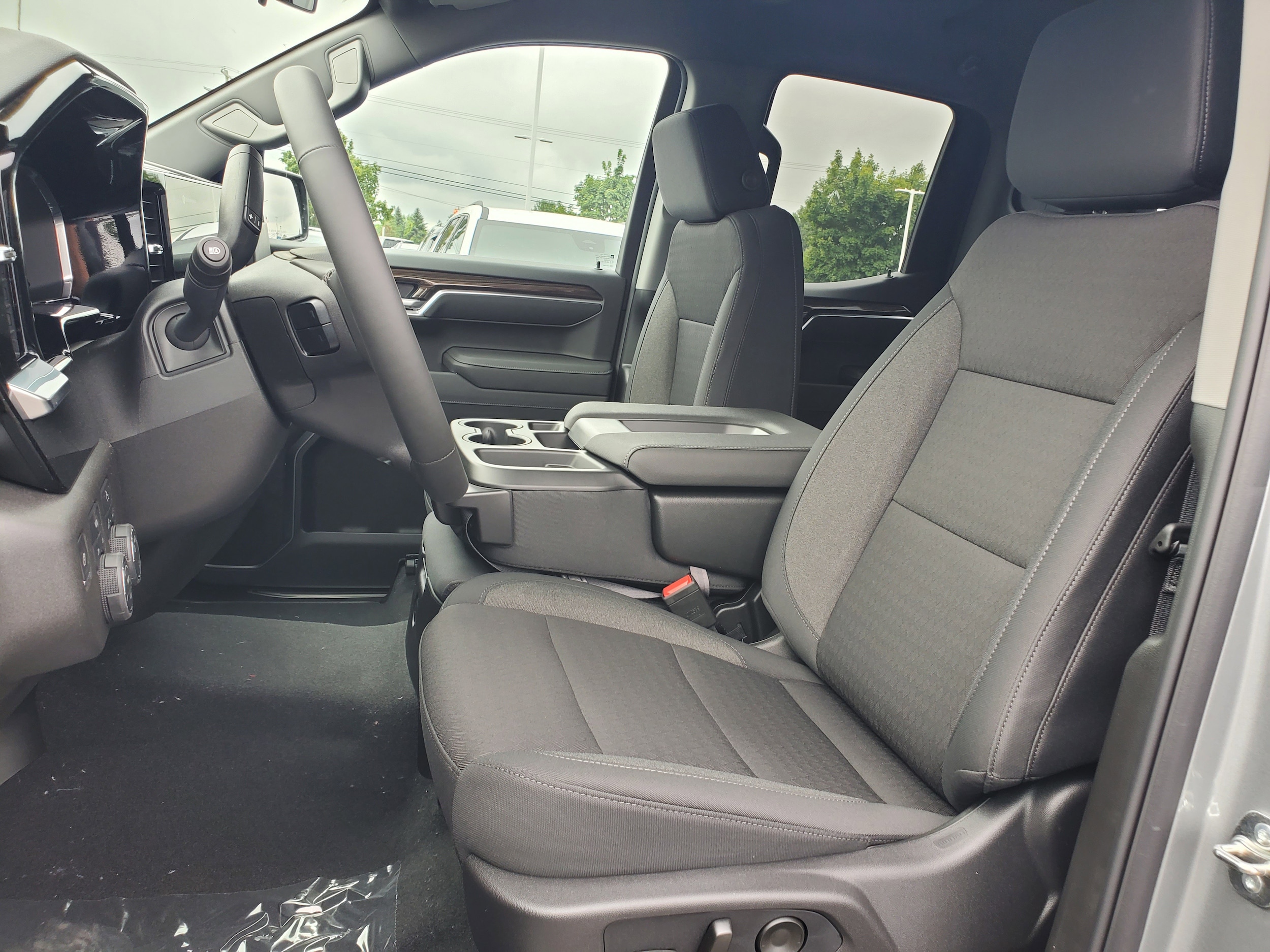 2026 Chevrolet Silverado 1500 LT photo 4