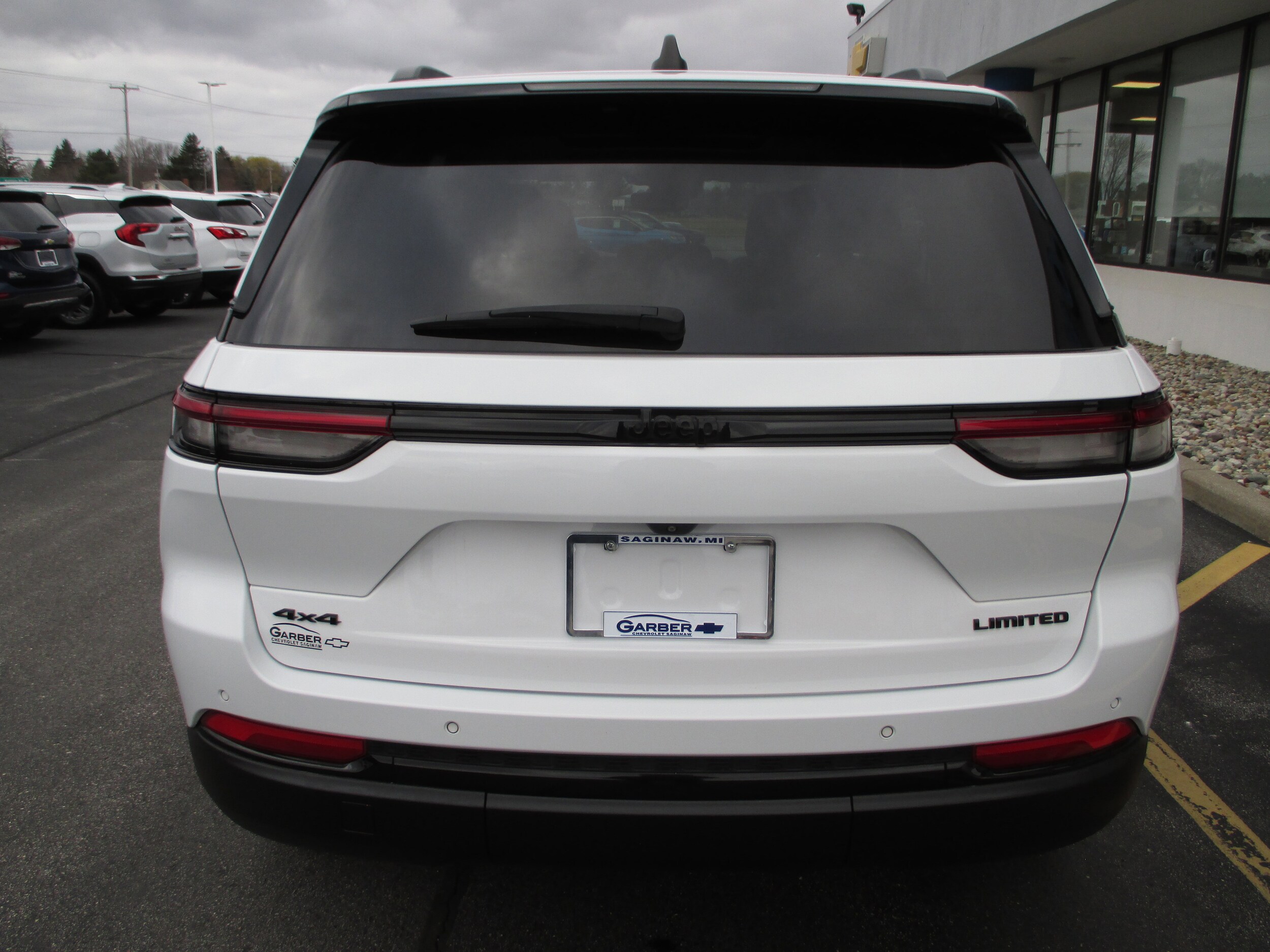 2023 Jeep Grand Cherokee Limited photo 3