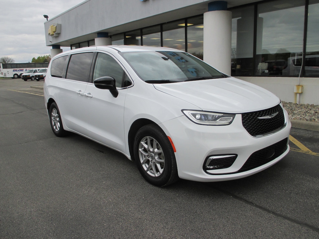 Used 2024 Chrysler Pacifica Touring L Van Passenger Van